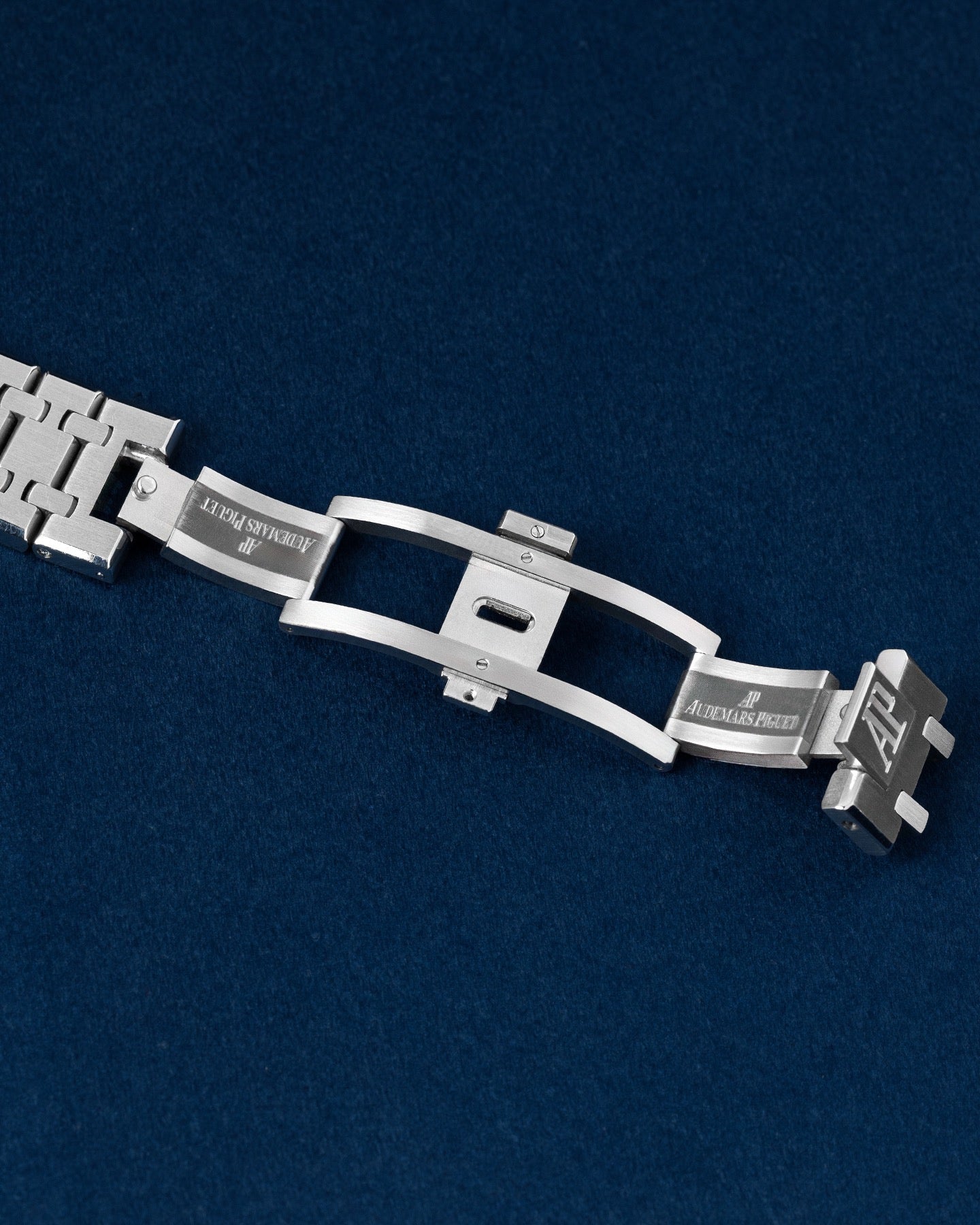 AP Royal Oak Blue 41 Selfwinding 15400ST | Grand Caliber USA