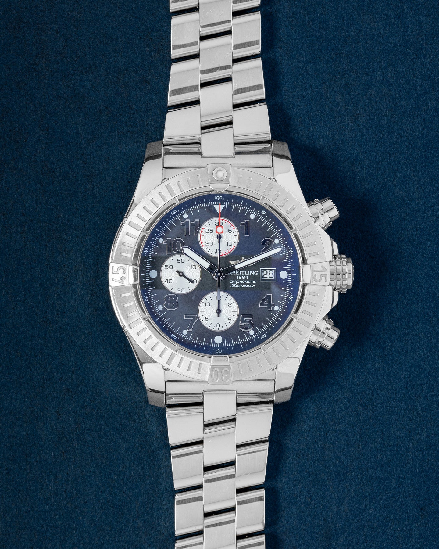 Breitling Avenger A13370