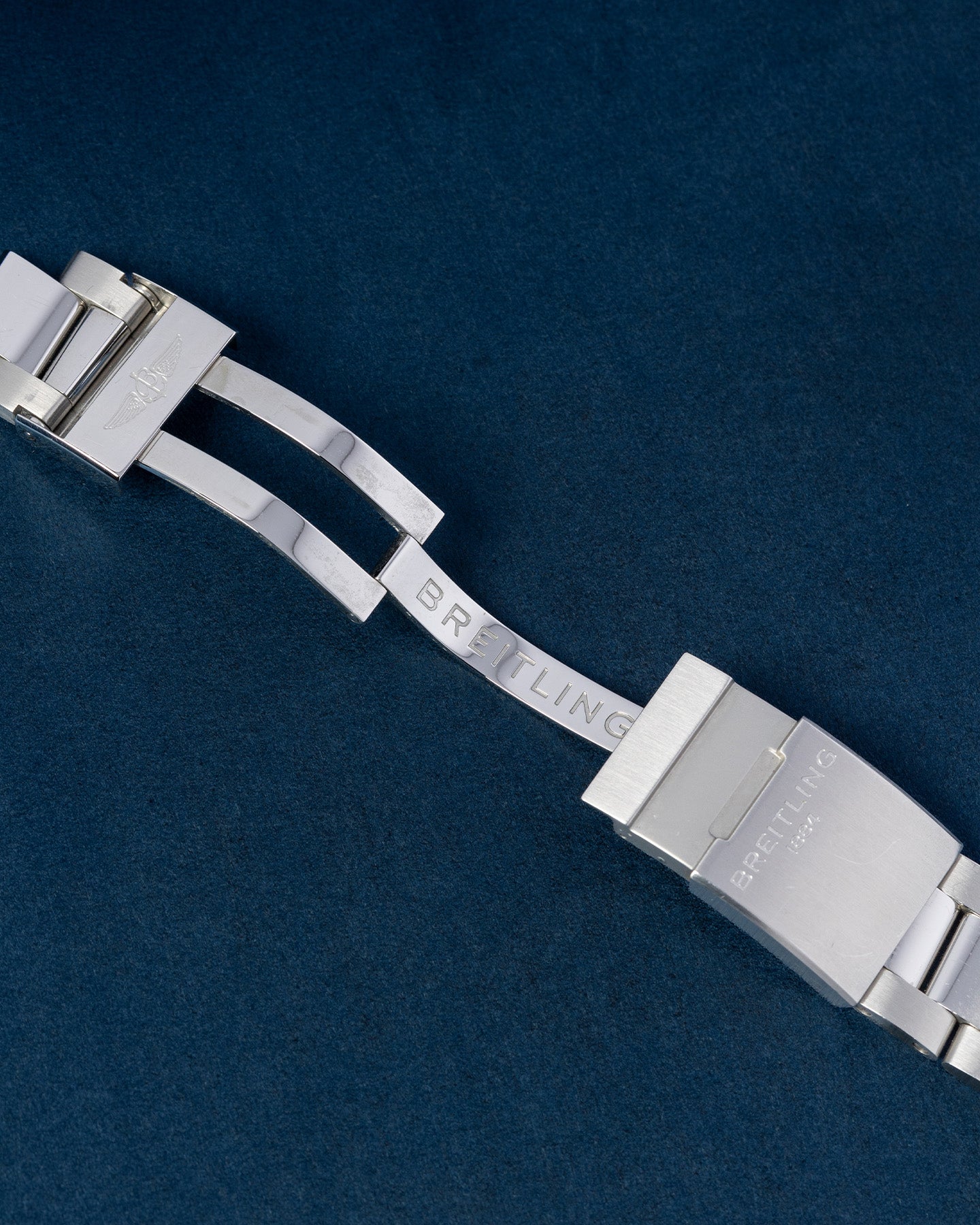 Breitling Avenger A17318