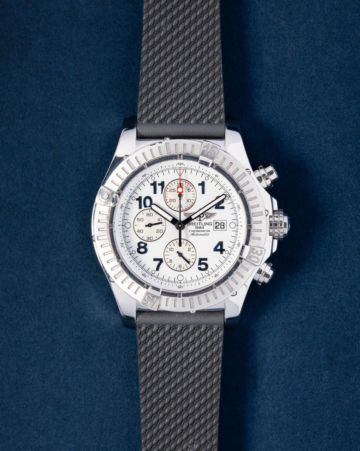 Breitling Super Avenger A13370