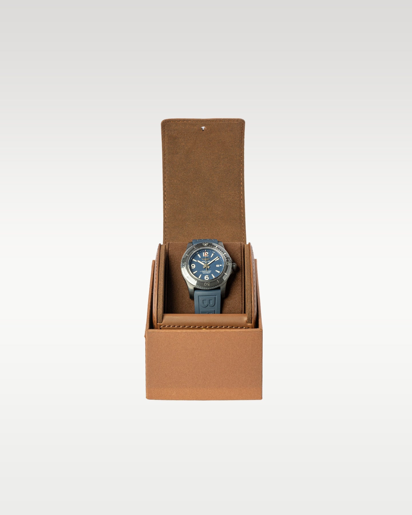 Breitling Superocean M17368