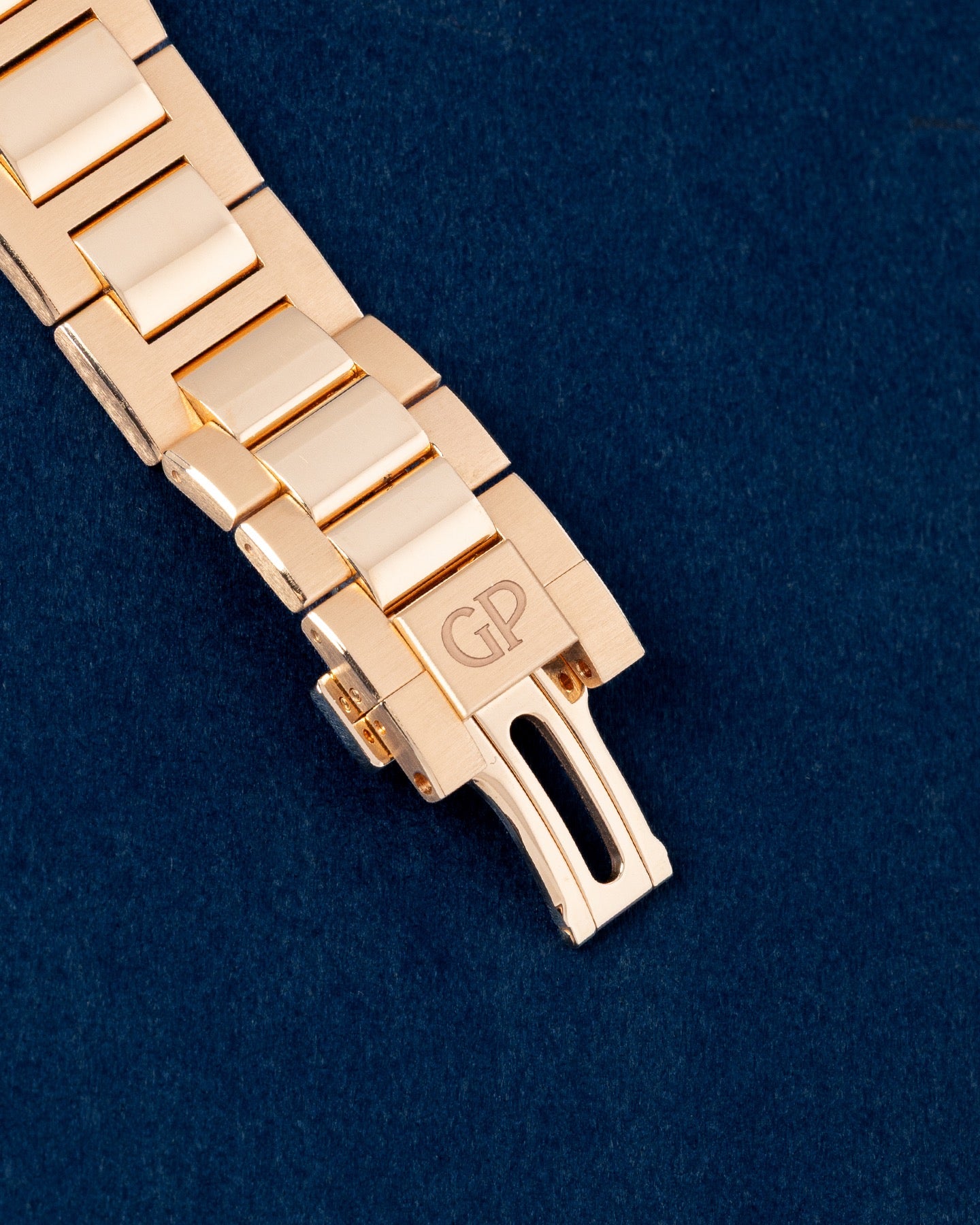 Rose Gold Girard-Perregaux Laureato Chronograph 42mm 81020 | Grand Caliber