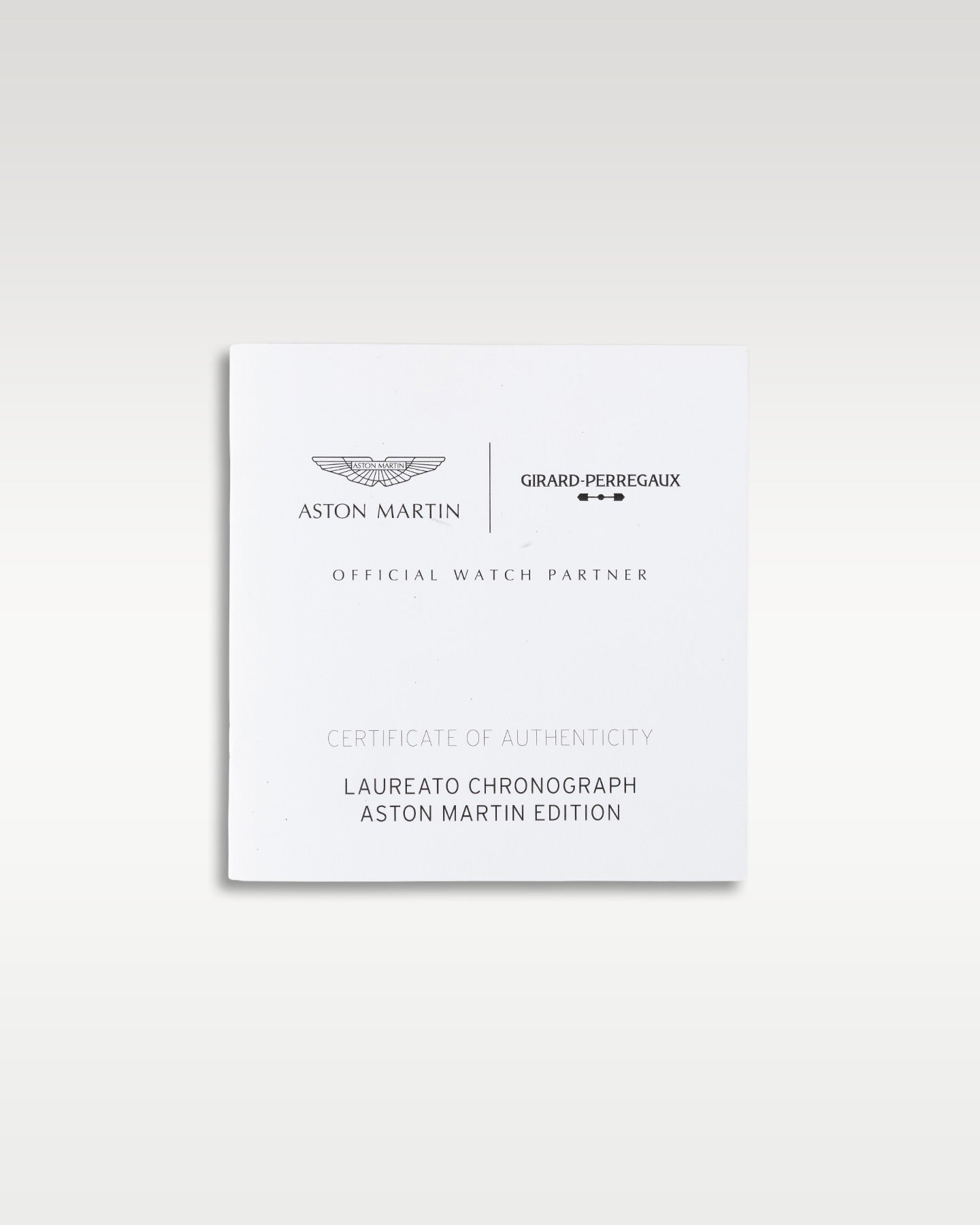 Girard Perregaux Laureato Green Aston Martin Edition 81005-32-3080-1CX, certificate document