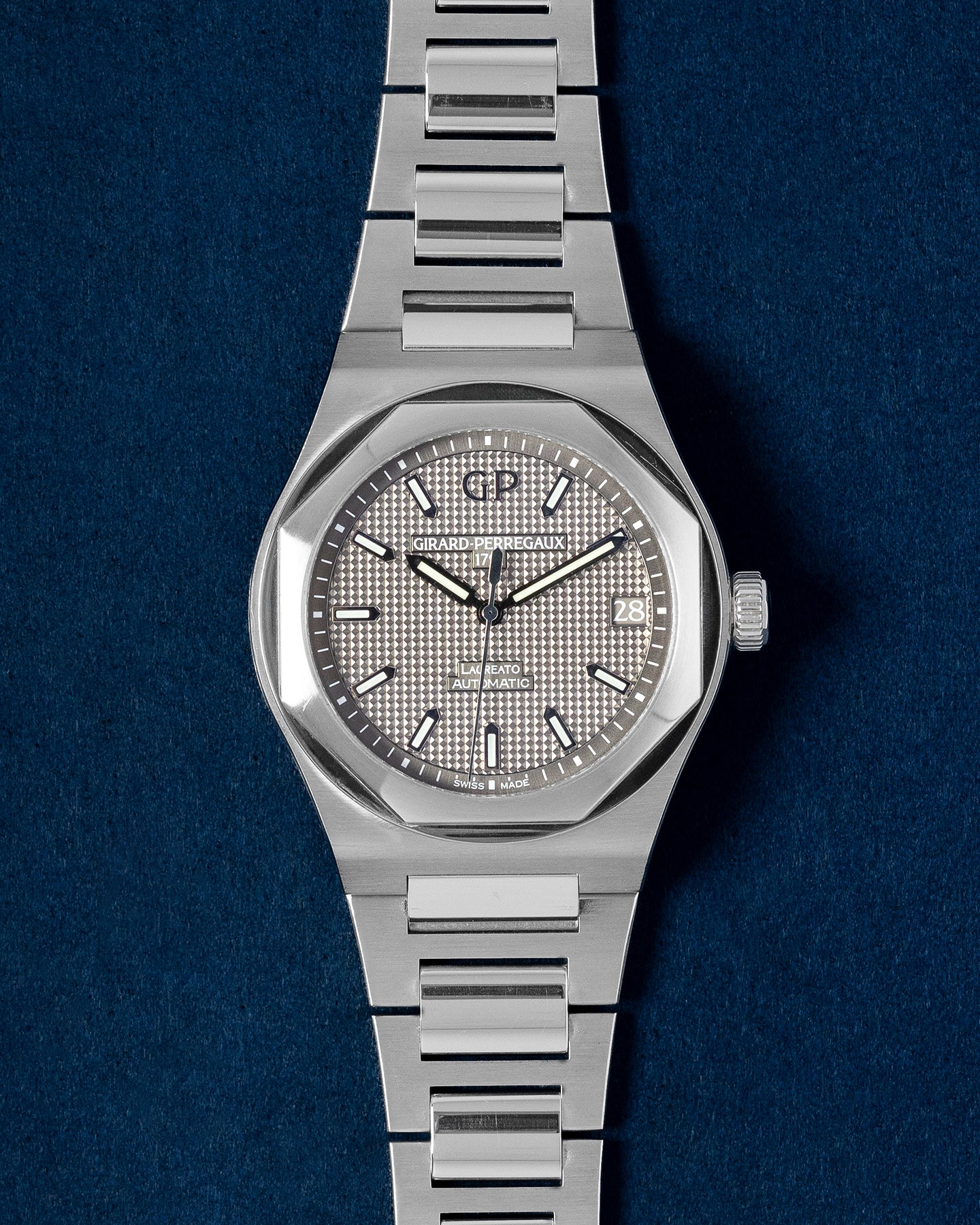 Girard Perregaux Laureato 81010