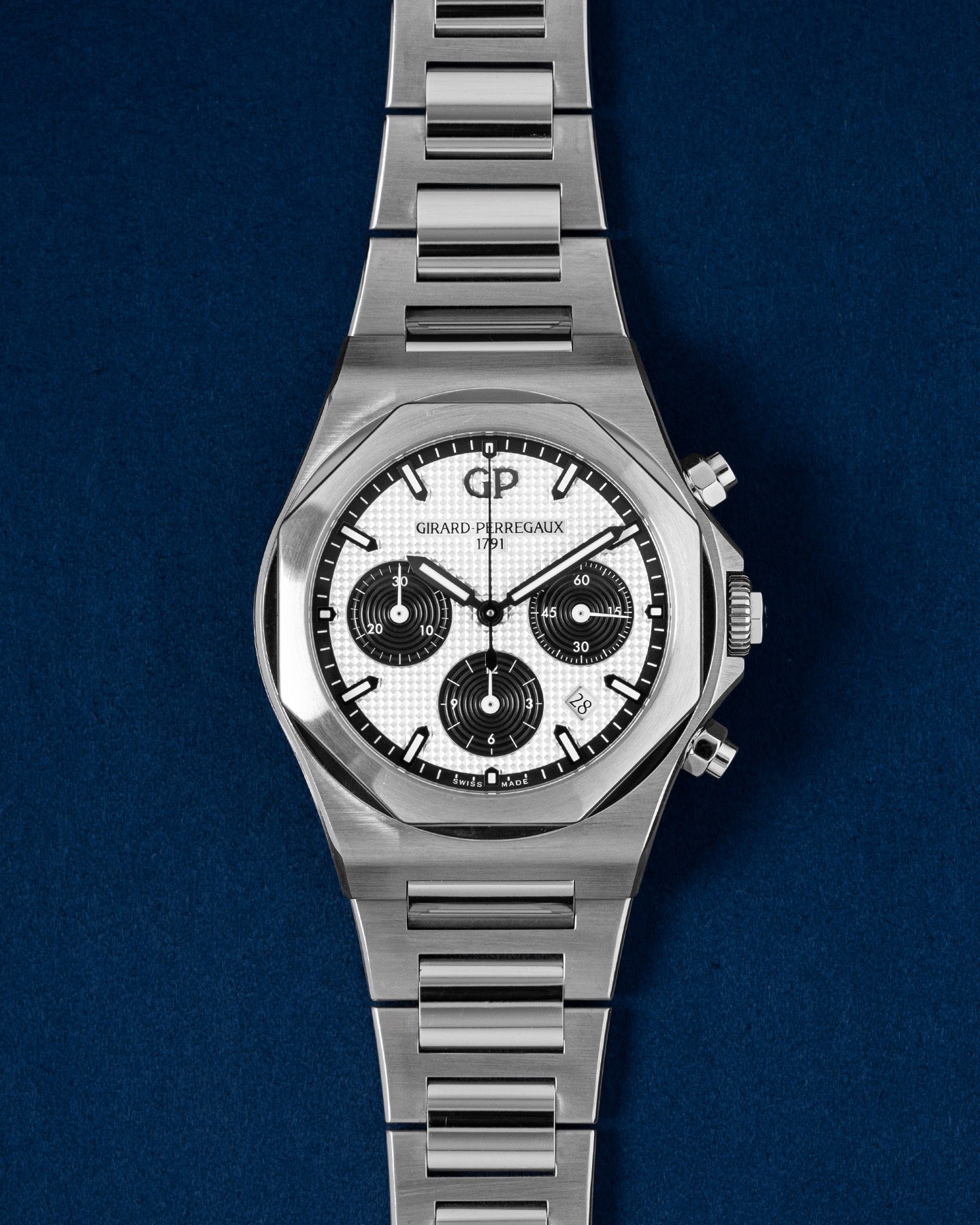 Girard Perregaux Laureato 42 81020-11-131-11A | Grand Caliber DFW, Texas