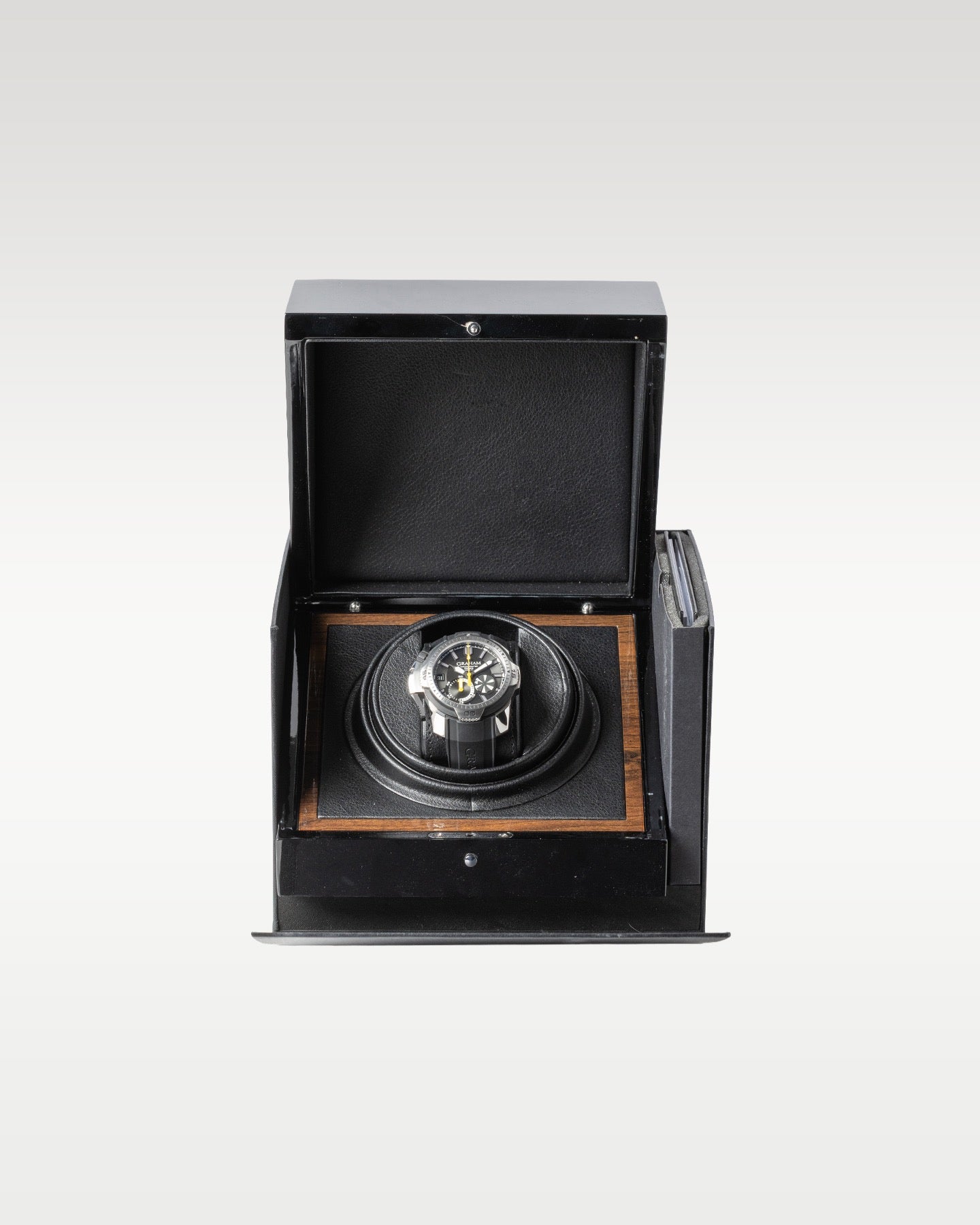 Graham Chronofighter Prodive Professional 2CDAV.B01A