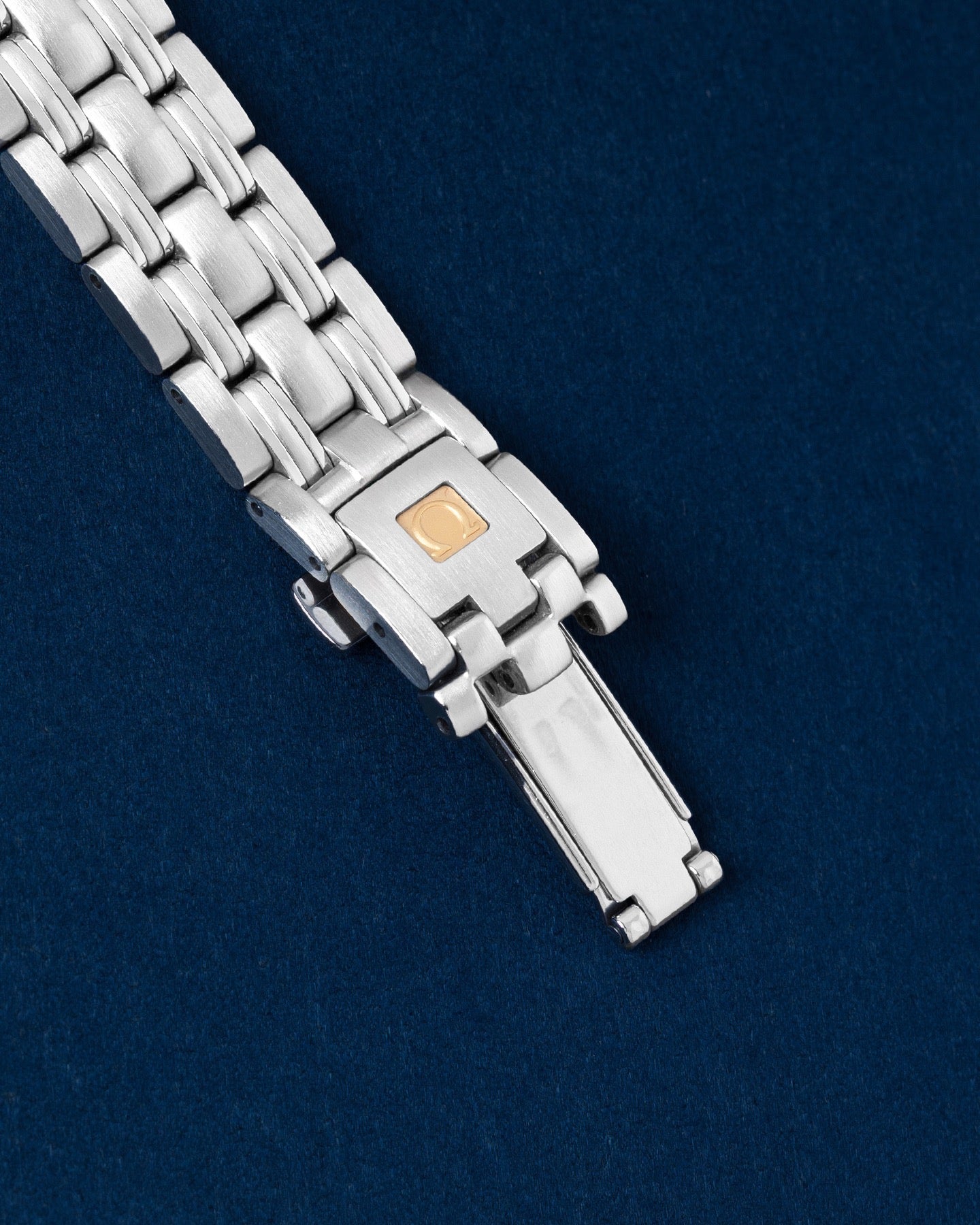 Blue Omega Seamaster 2224.80.00 Quartz | Grand Caliber Watches TX