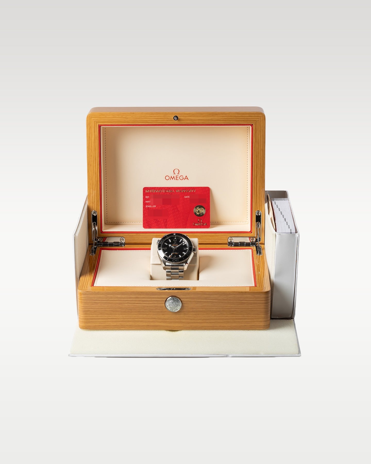 Omega Seamaster Planet Ocean 215.30.44.21.01.001