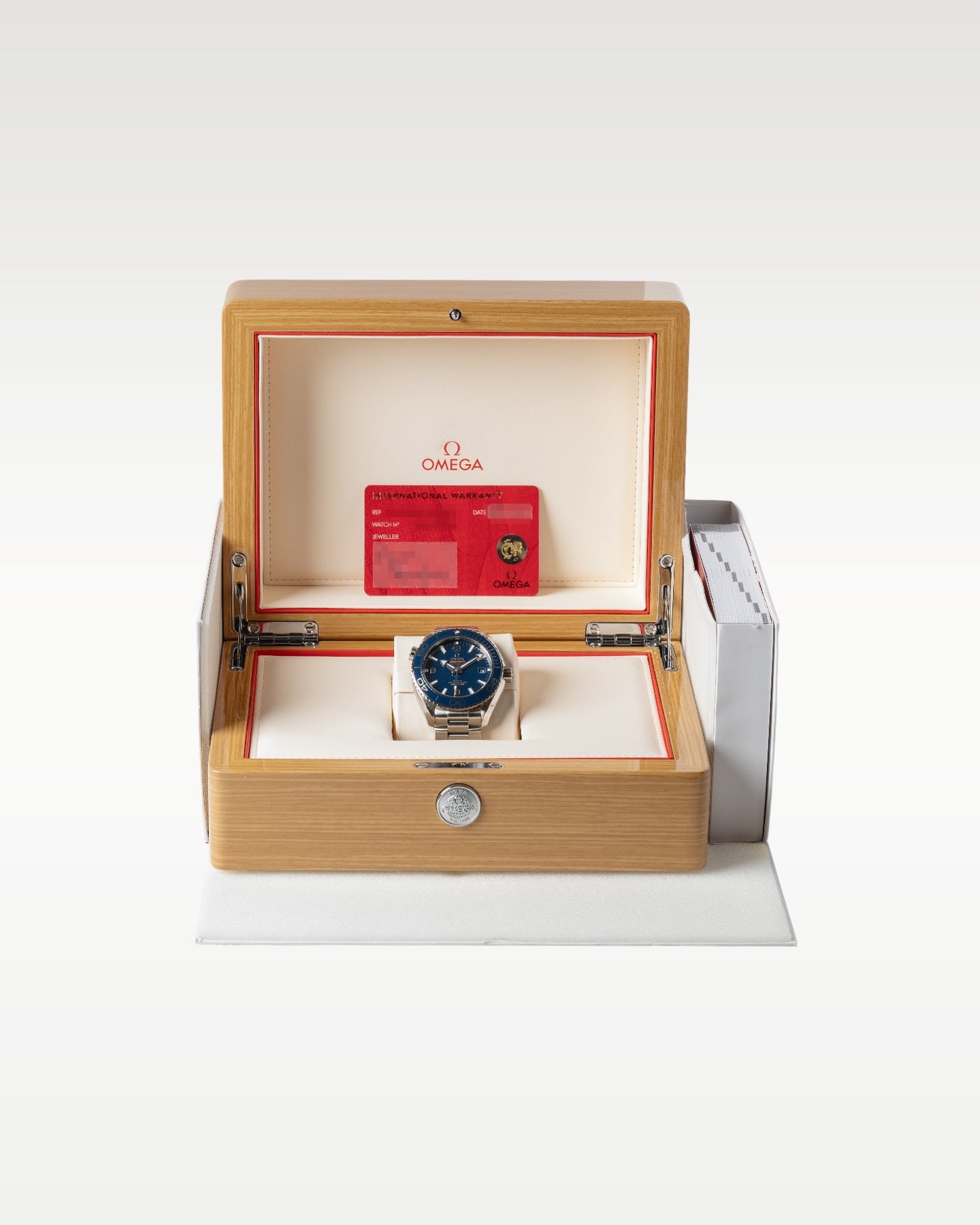 Omega Seamaster Planet Ocean 215.30.44.21.03.001