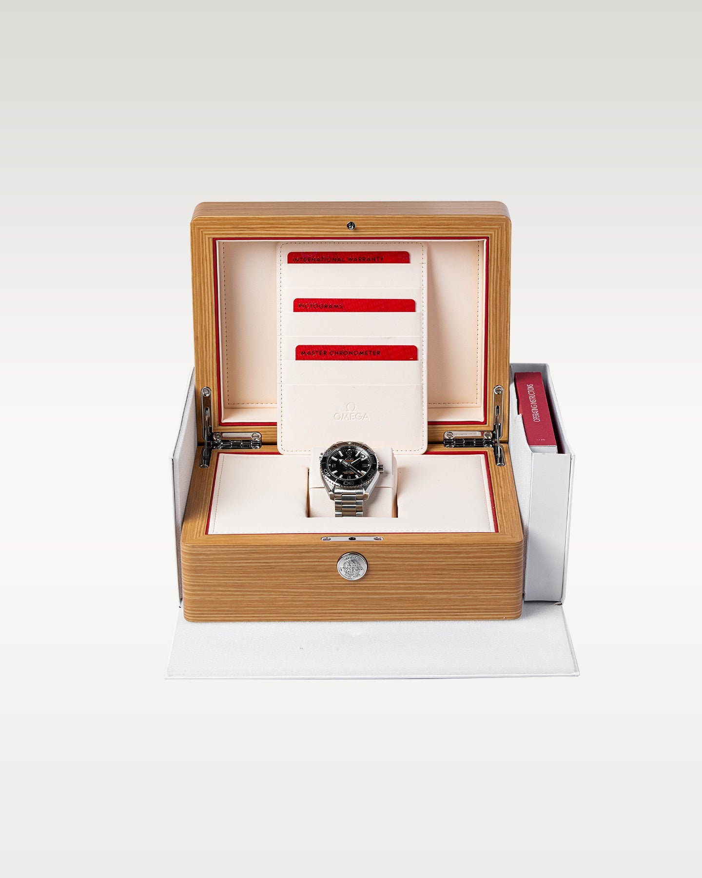 Omega Seamaster Planet Ocean 215.30.40.20.01.001