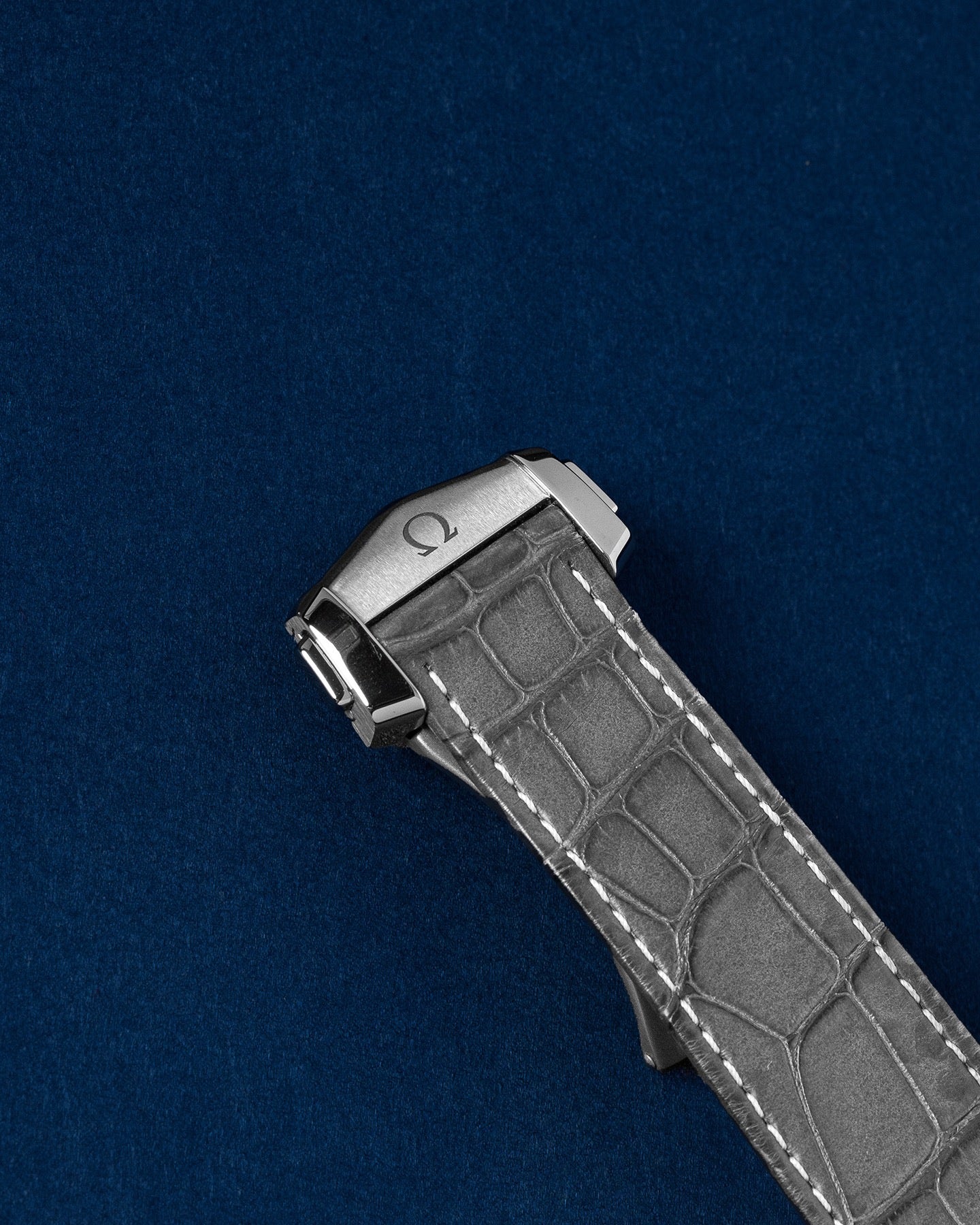 Omega Speedmaster Grey Side Of The Moon 311.93.44.51.99.001