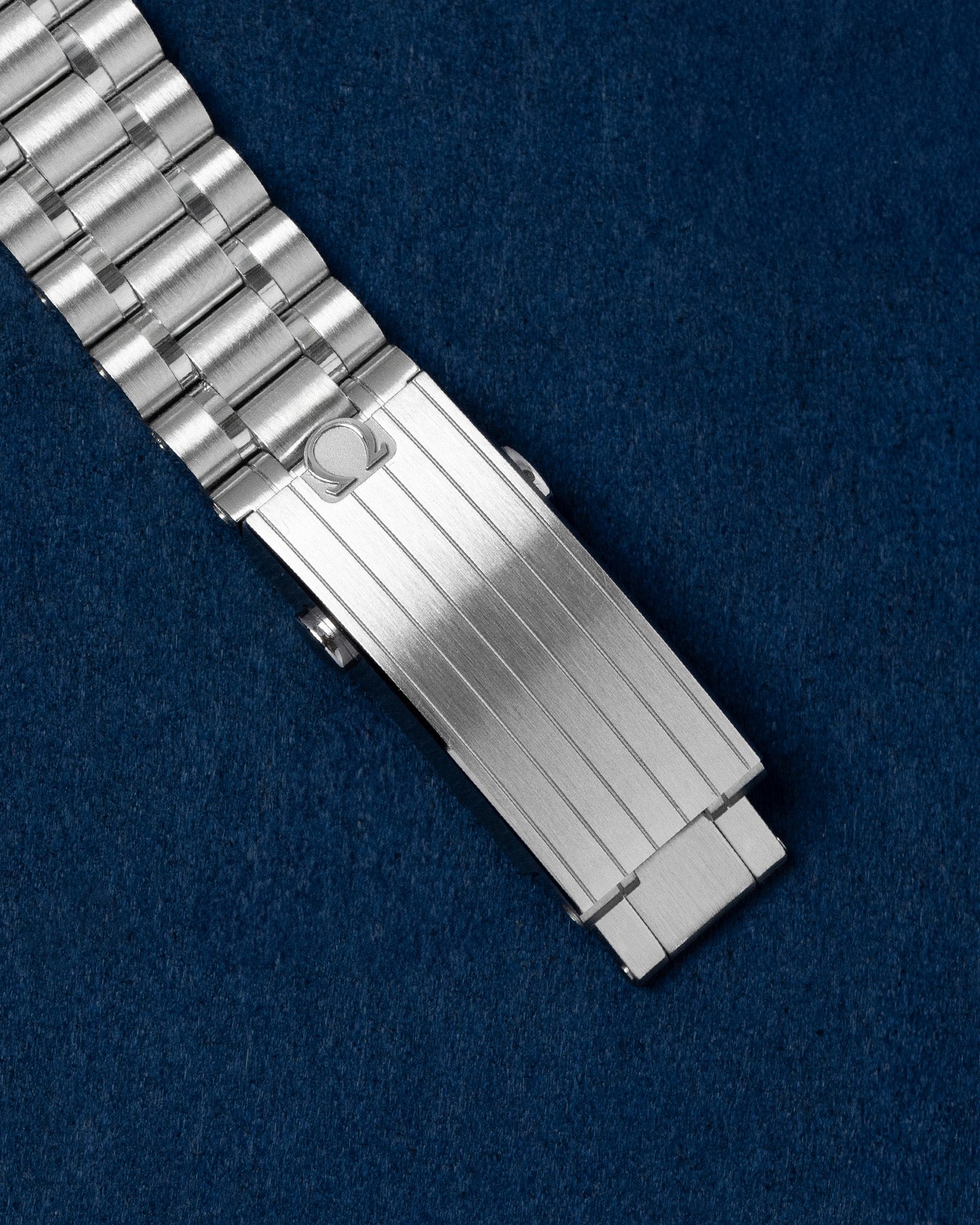 Omega Speedmaster Moonwatch 42mm Stainless Steel 31030425004001 Watch