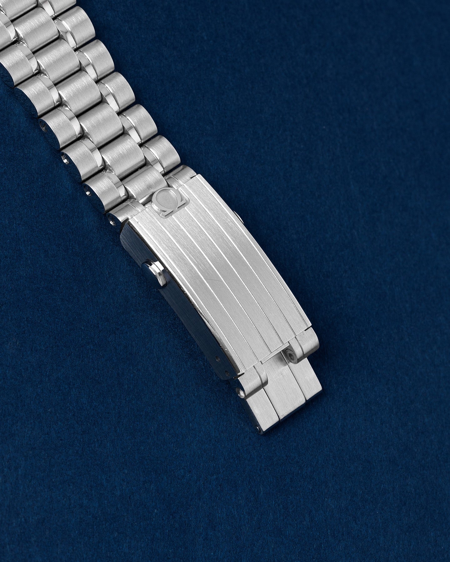 42MM Omega Speedmaster Professional Moonwatch 310.30.42.50.01.002 | Grand Caliber DFW