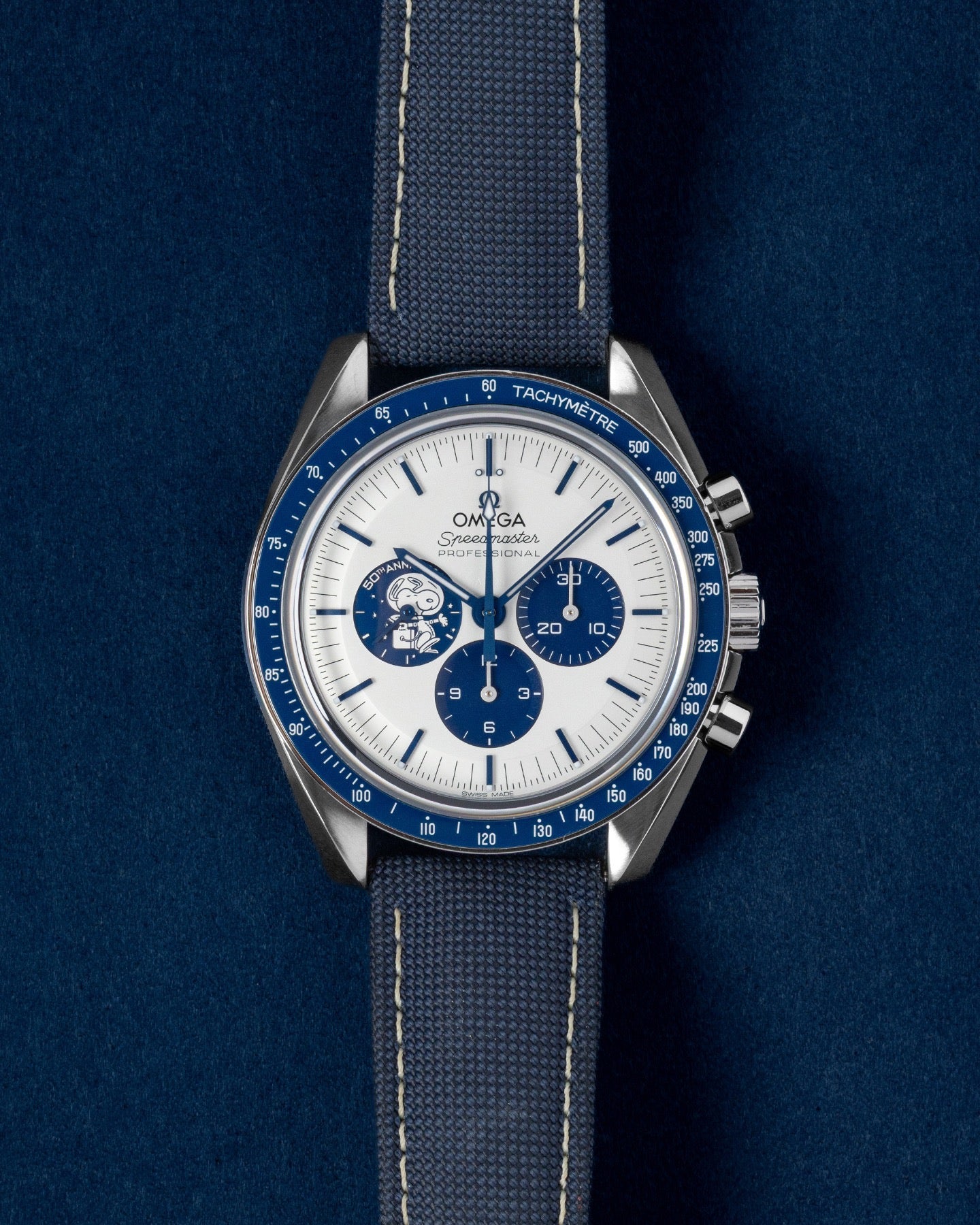 Blue Omega Speedmaster "Silver Snoopy Award" 31032425002001 | Grand Caliber