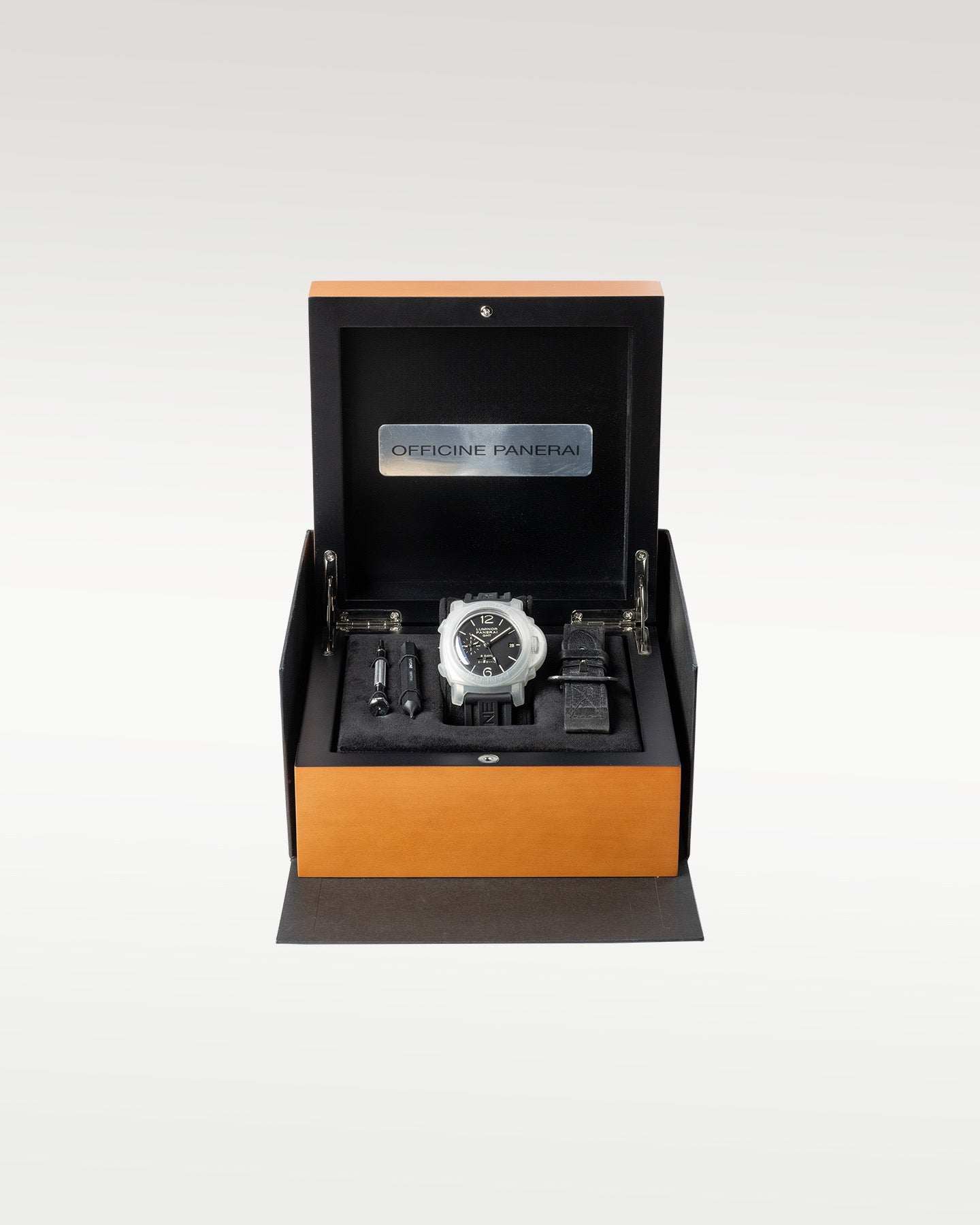 Panerai Luminor 1950 8 Days GMT PAM00233