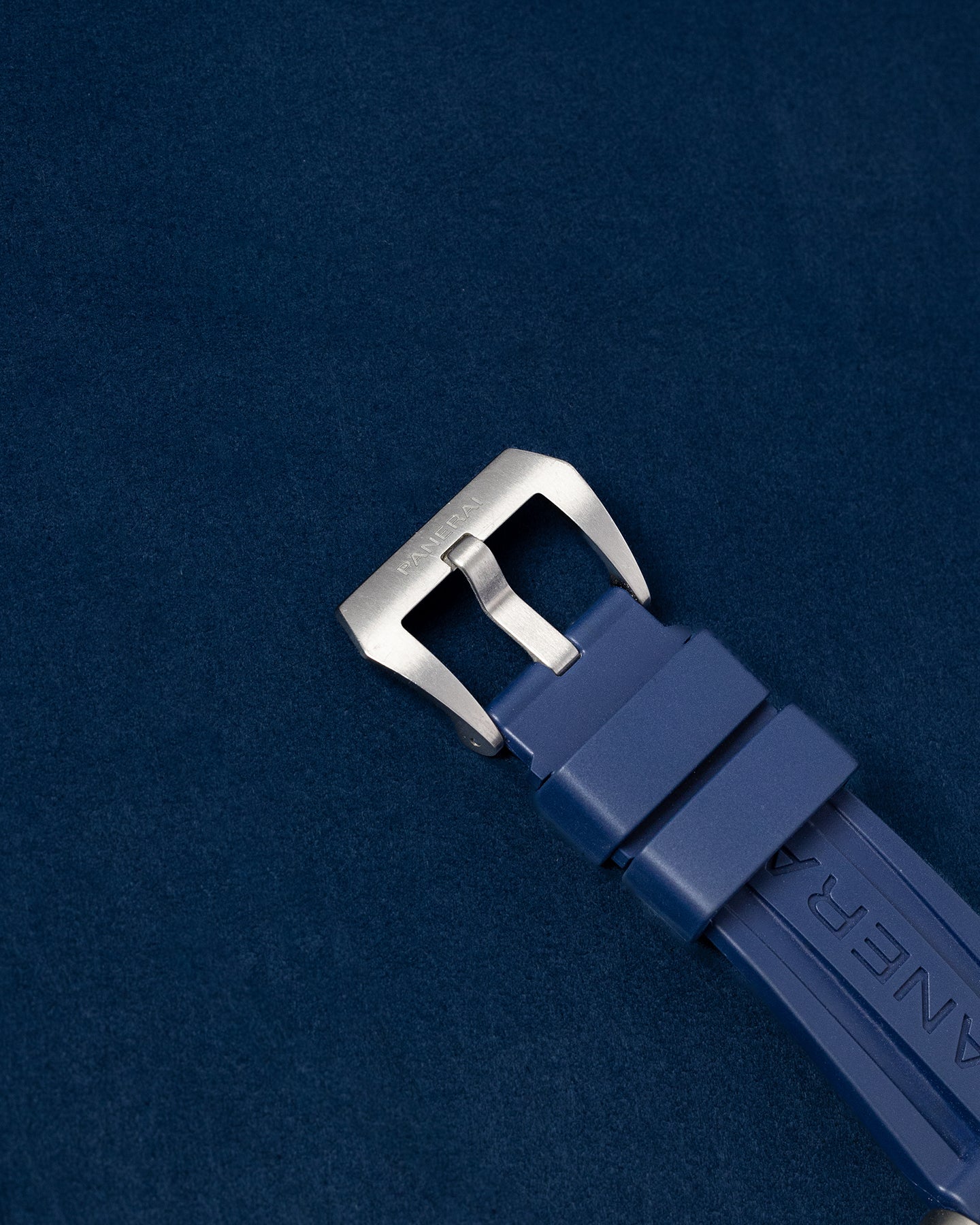 Blue Titanium Panerai Luminor Equation Of Time GMT PAM00670 | Grand Caliber