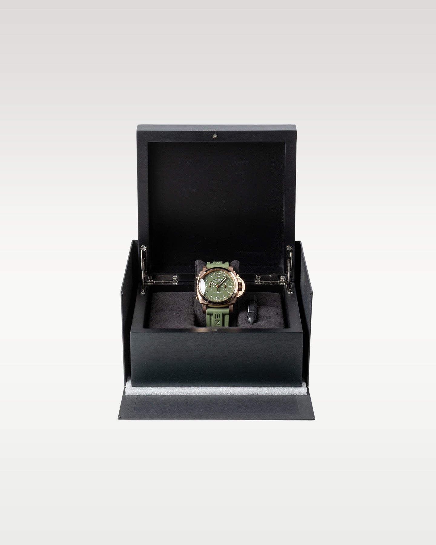 Panerai Luminor Flyback MS Dhoni Edition PAM01057