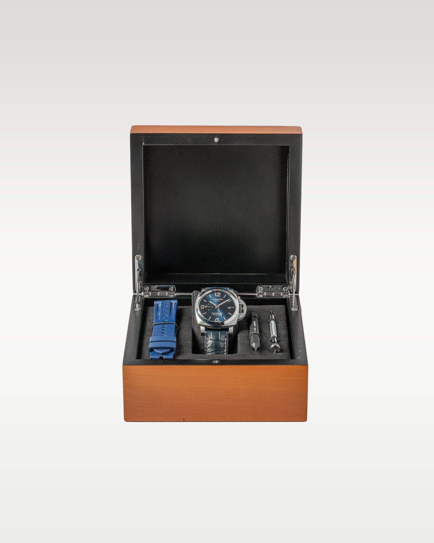 Panerai Luminor GMT Pam 1033