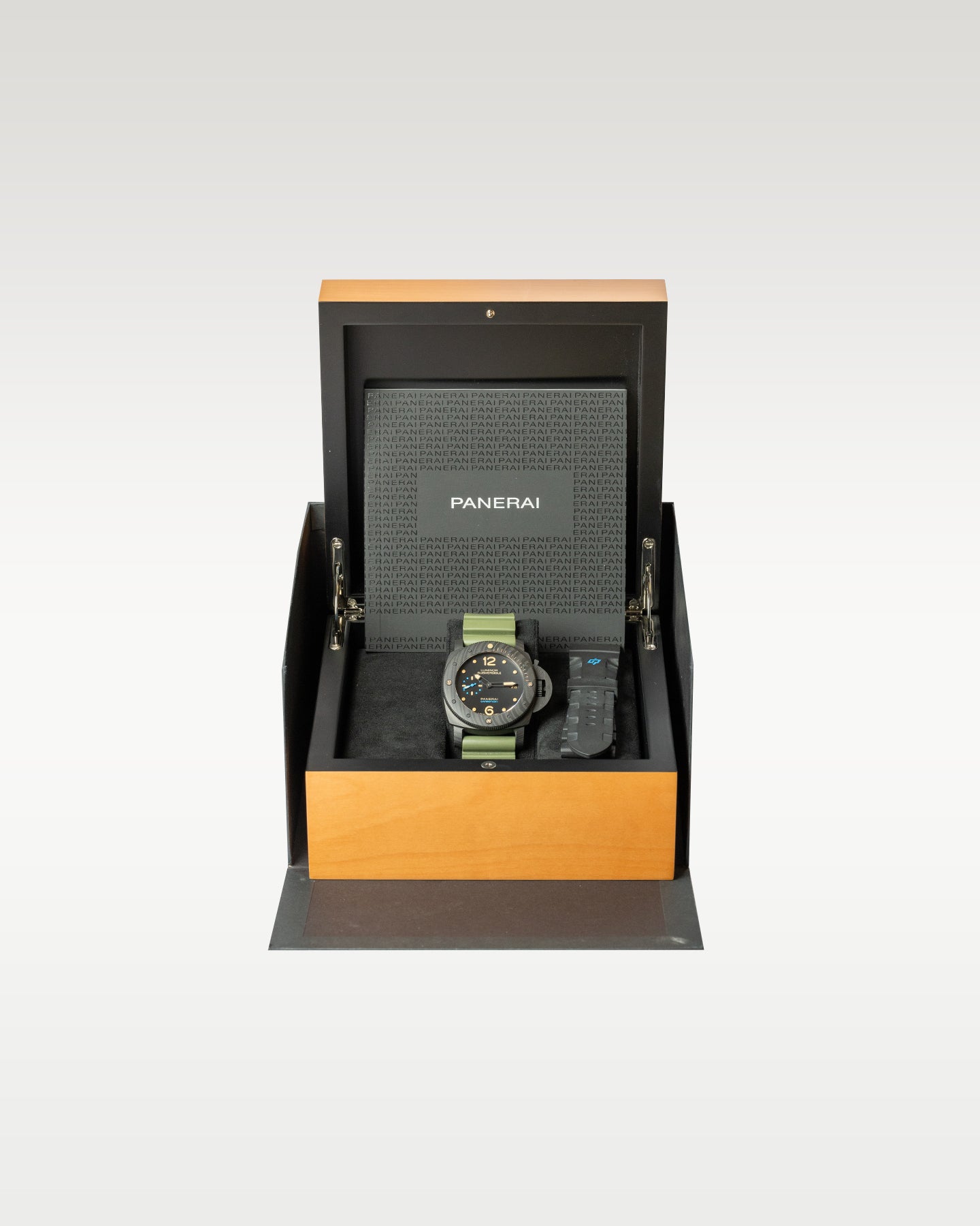 Panerai Watches-Panerai Submersible Carbotech PAM00616