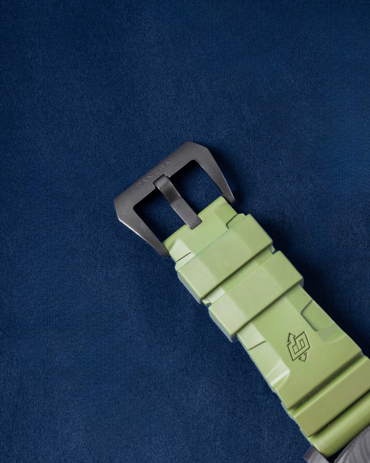 Panerai Watches-Panerai Submersible Carbotech PAM00616