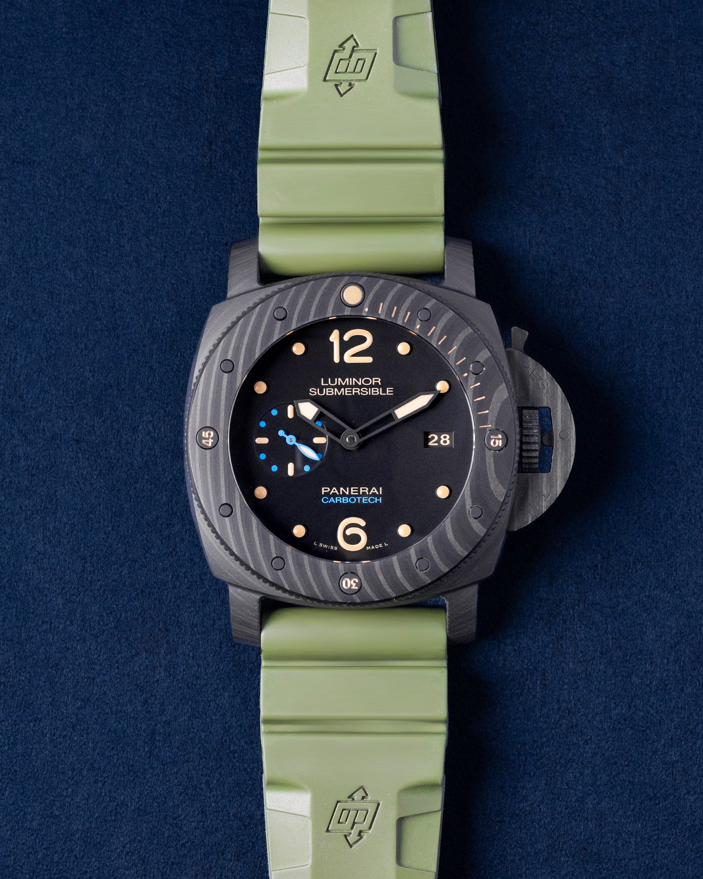 Panerai Watches-Panerai Submersible Carbotech PAM00616