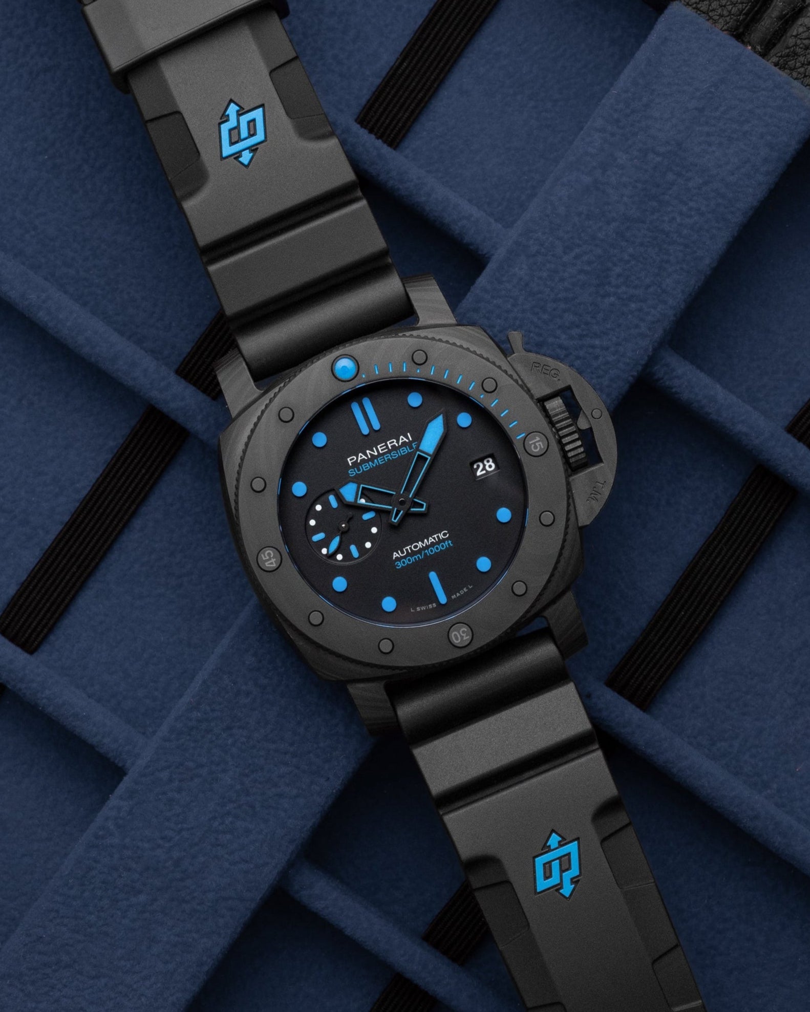 Panerai Submersible Carbotech PAM00960