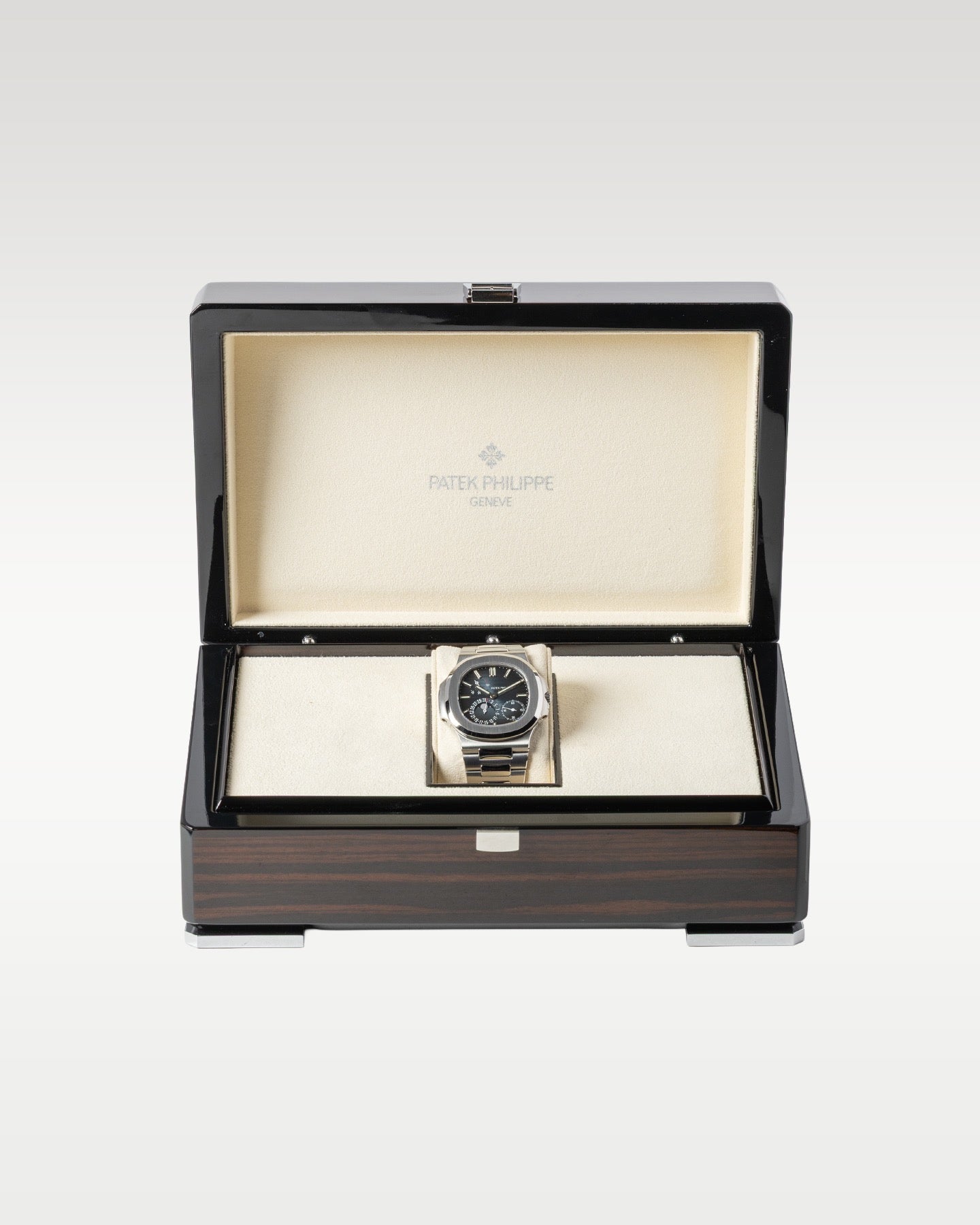 PreOwned Patek Philippe Nautilus 5712/1A-001 | Grand Caliber Watches