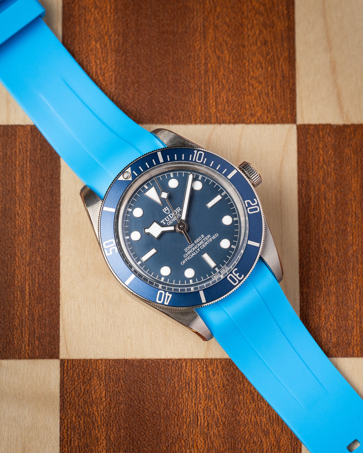 Curved Lug Rubber Strap in Miami Blue