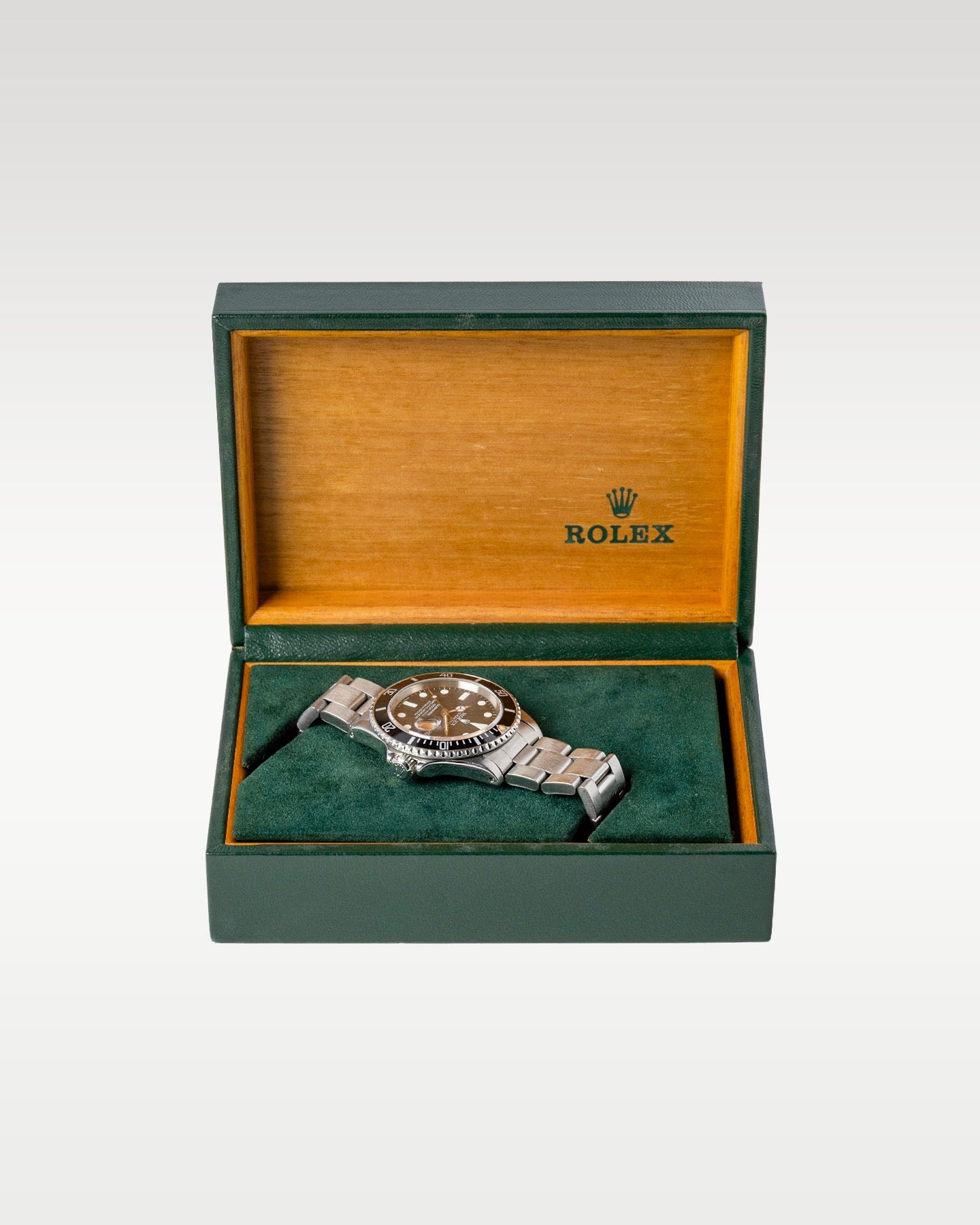 Rolex Submariner Date 16800