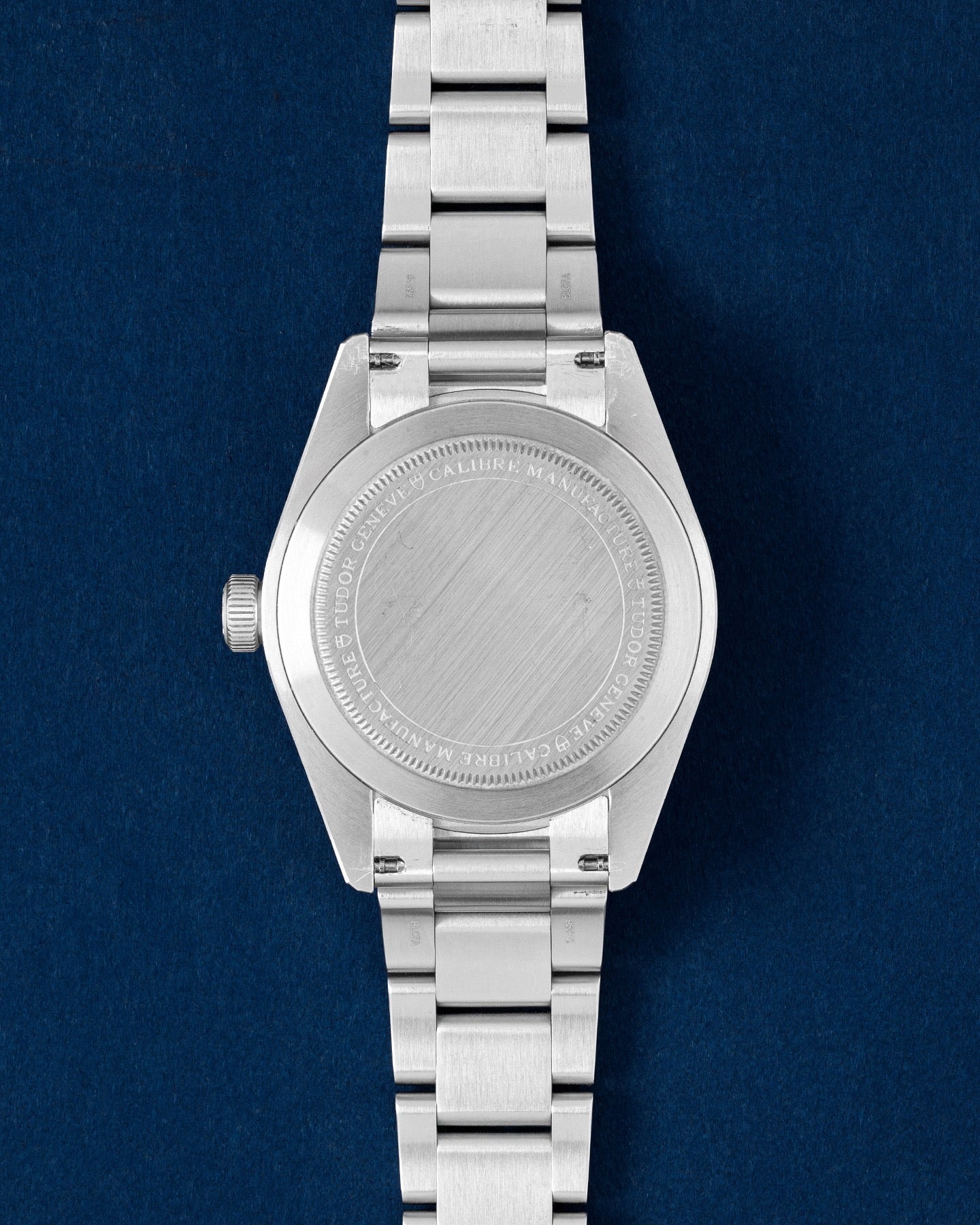 stainless steel screw-down caseback on a 39mm Tudor Ranger field watch