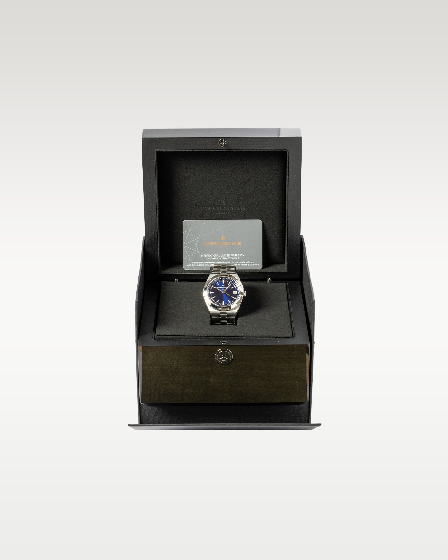 41mm Blue Steel Vacheron Constantin Overseas 4500V 2023 Watch at Grand Caliber