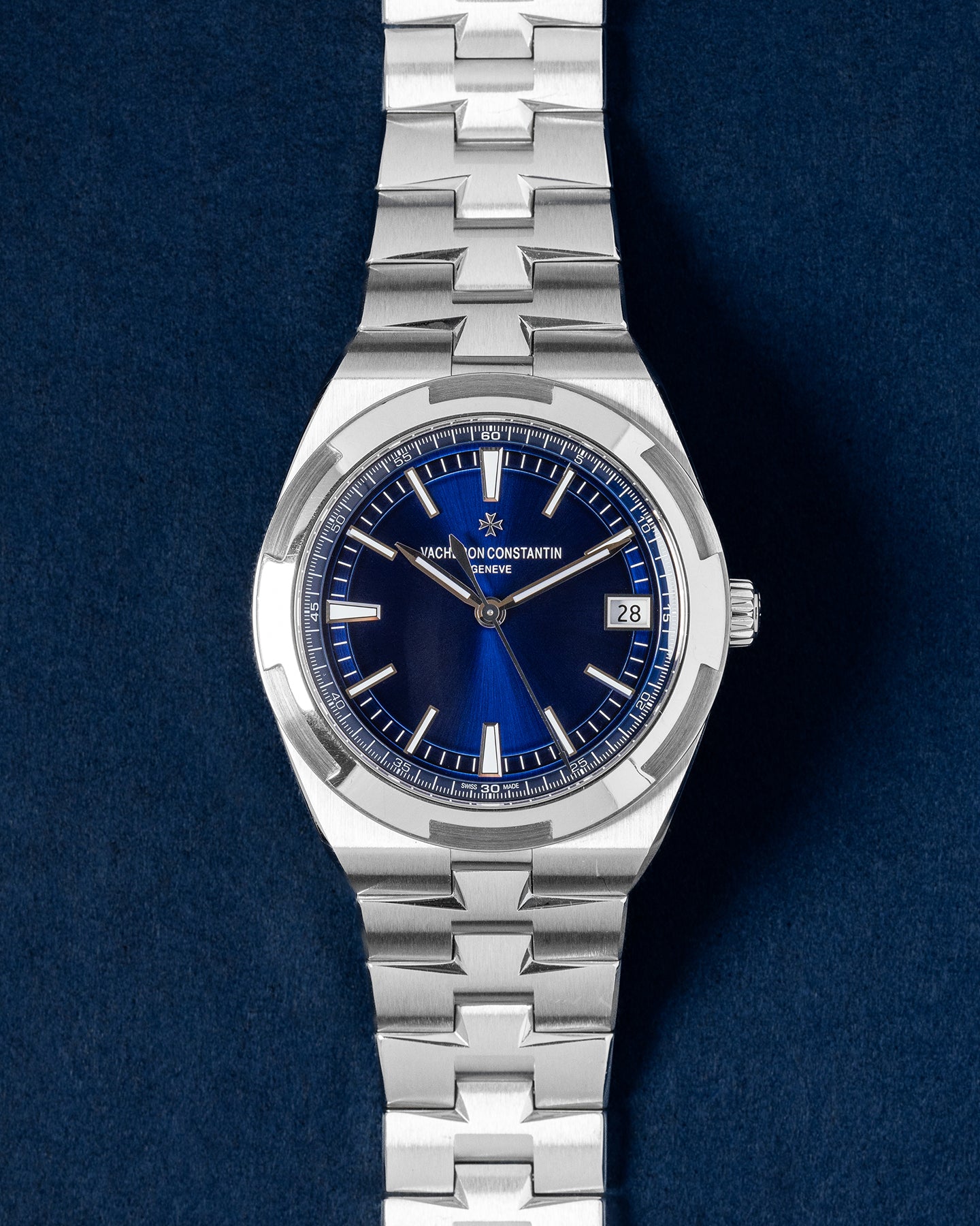 41mm Blue Steel Vacheron Constantin Overseas 4500V 2023 Watch at Grand Caliber