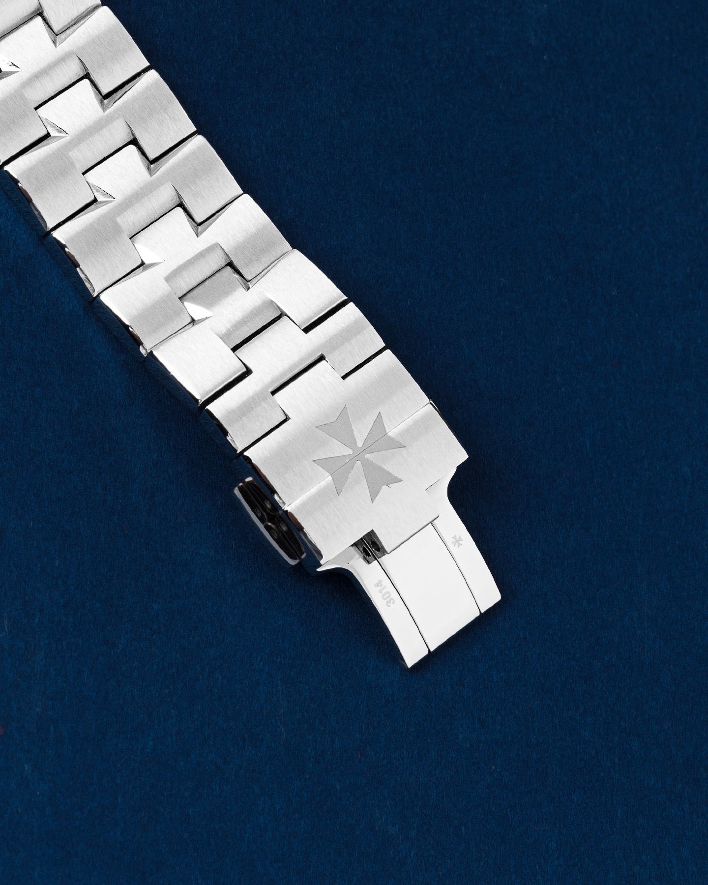 Vacheron Constantin, Overseas Dual Time, 7900V/110A-B334 | Grand Caliber
