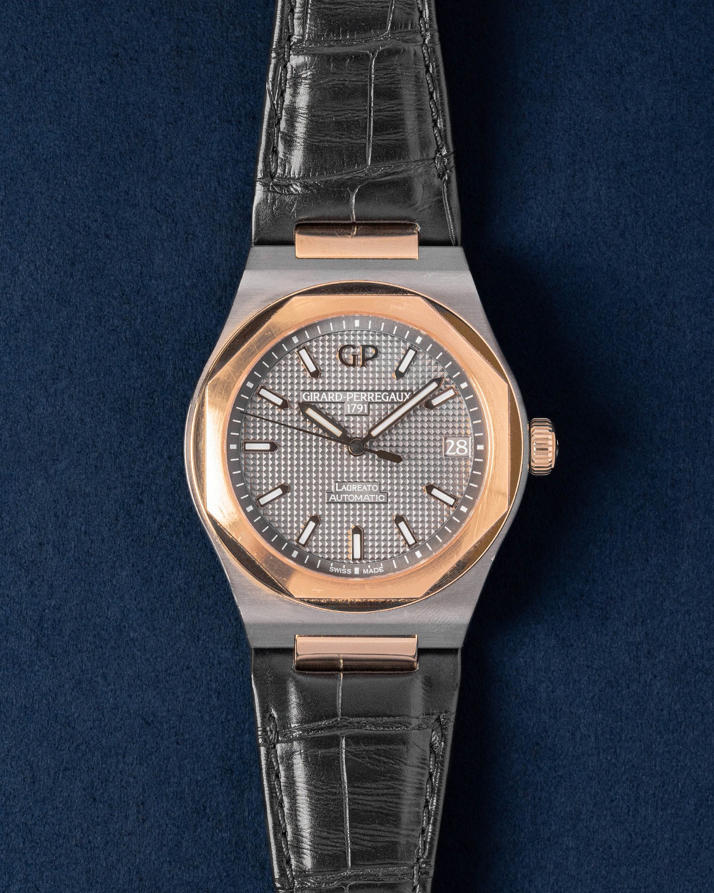 Girard Perregaux Laureato 81010-26-232-BB6A