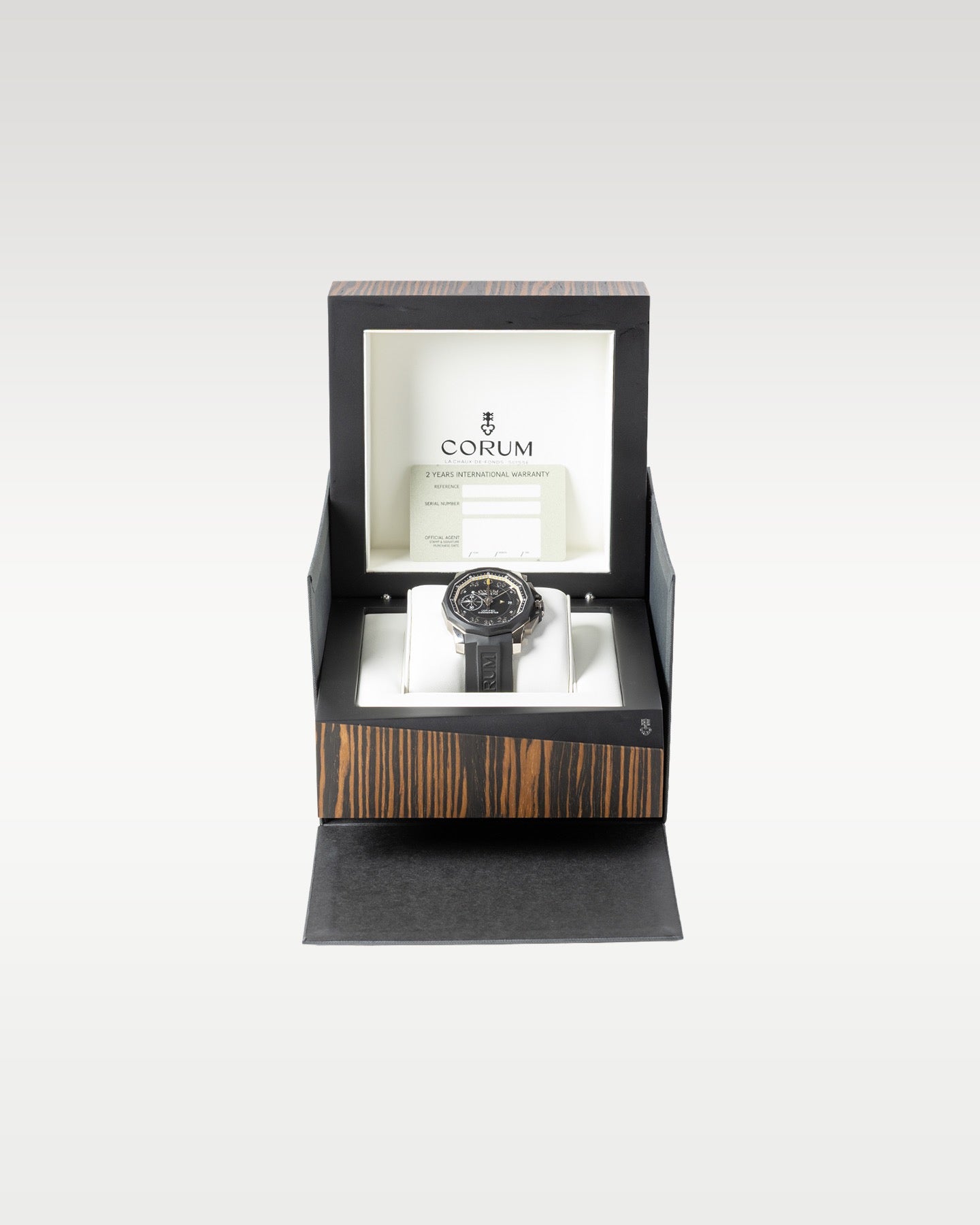 Corum Admiral Cup 01.0077