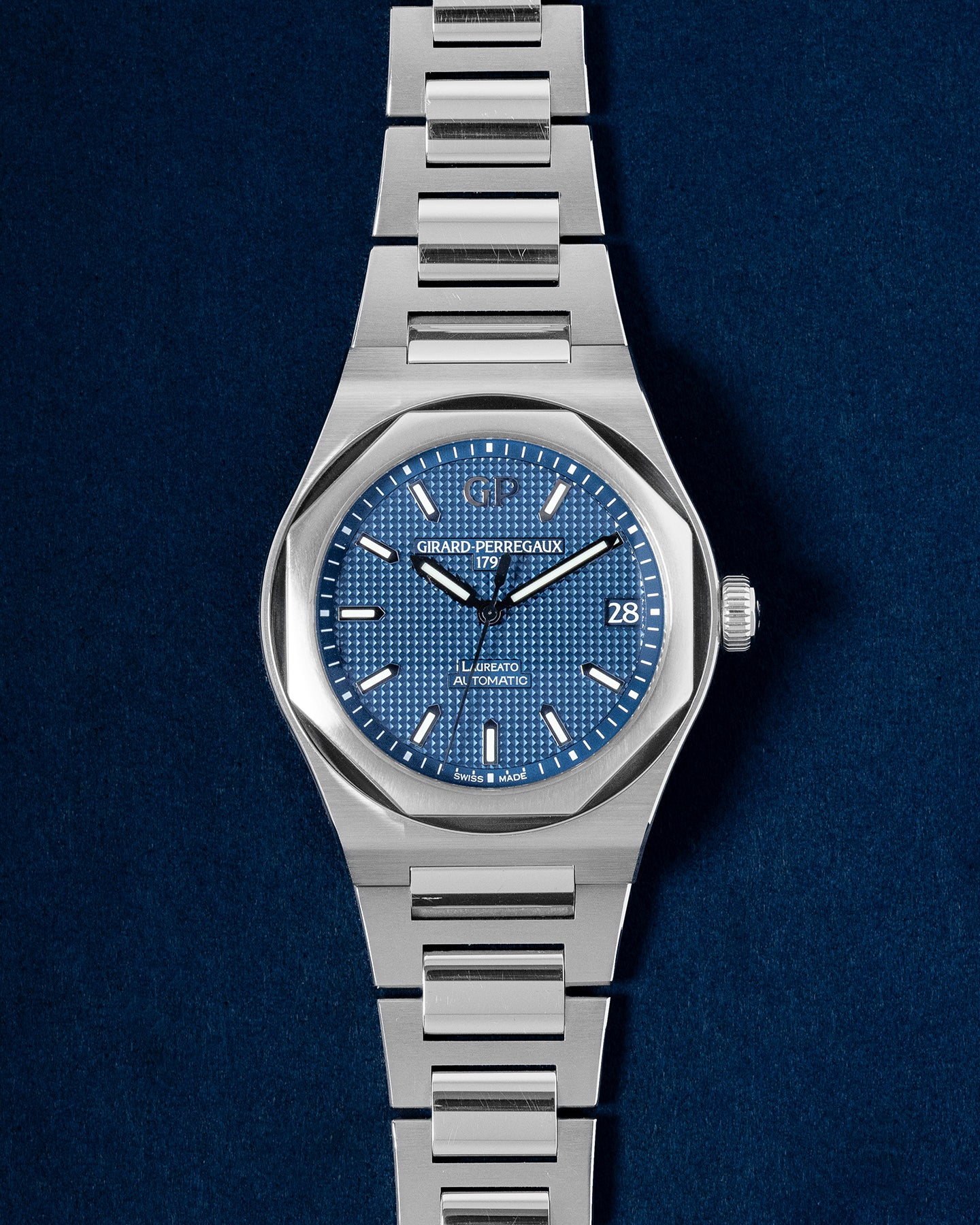 Girard Perregaux Laureato 81010