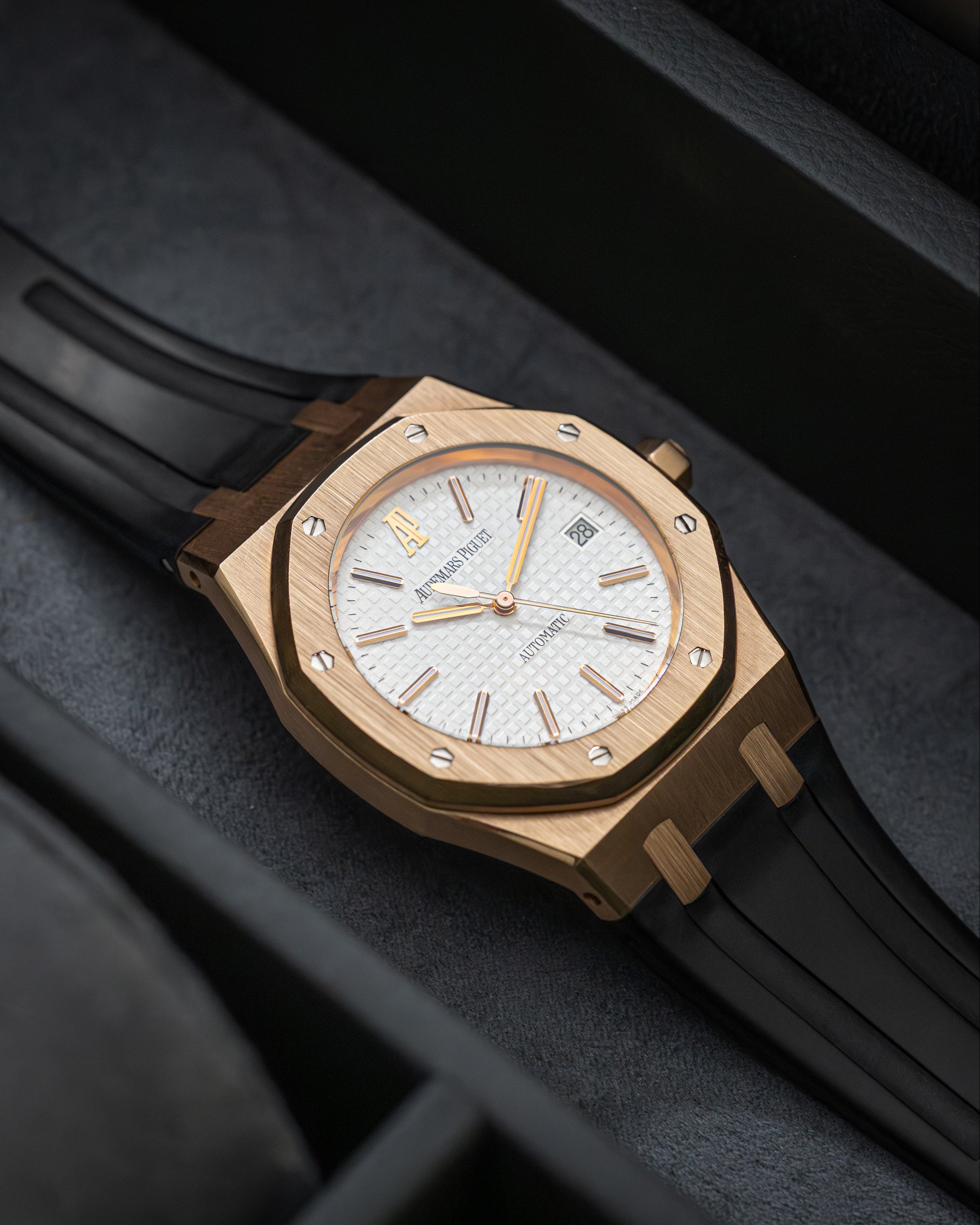 Audemars Piguet Royal Oak 39 15300OR.OO.D088CR.02 – Grand Caliber