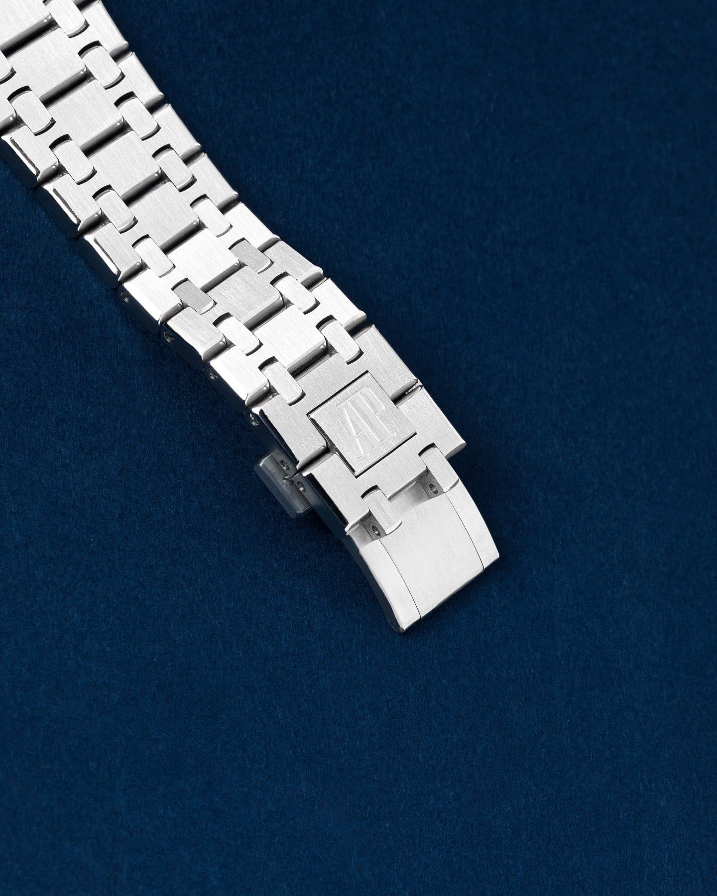 Blue AP Royal Oak Selfwinding 15400ST | Grand Caliber Watches