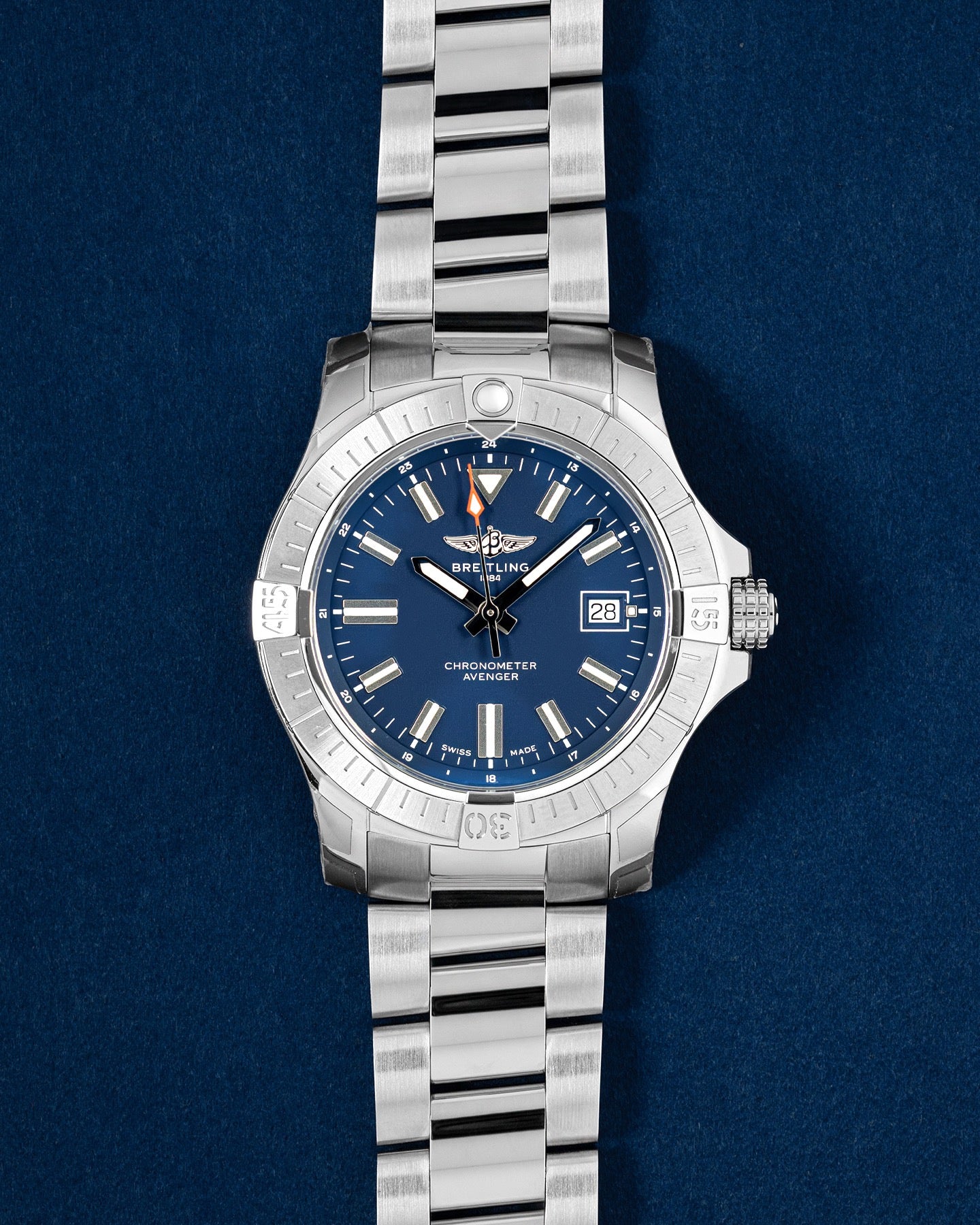 Breitling Avenger Automatic 43 A17318101C1A1