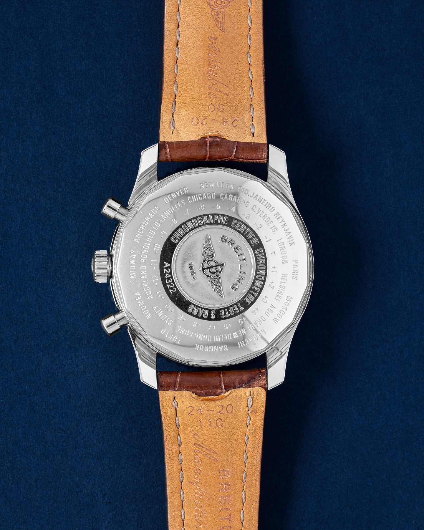 Breitling Navitimer World A24322