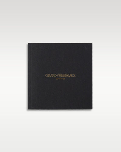 Girard Perregaux Laureato Green Aston Martin Edition 81005-32-3080-1CX, presentation box