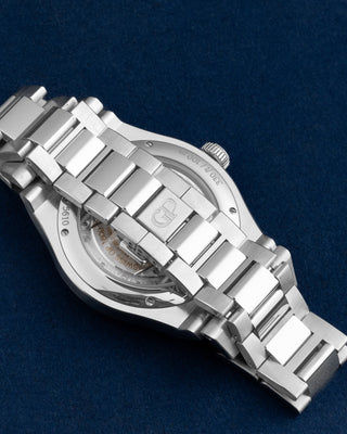 2022 42mm Girard Perregaux Laureato 81010 Watch | Grand Caliber