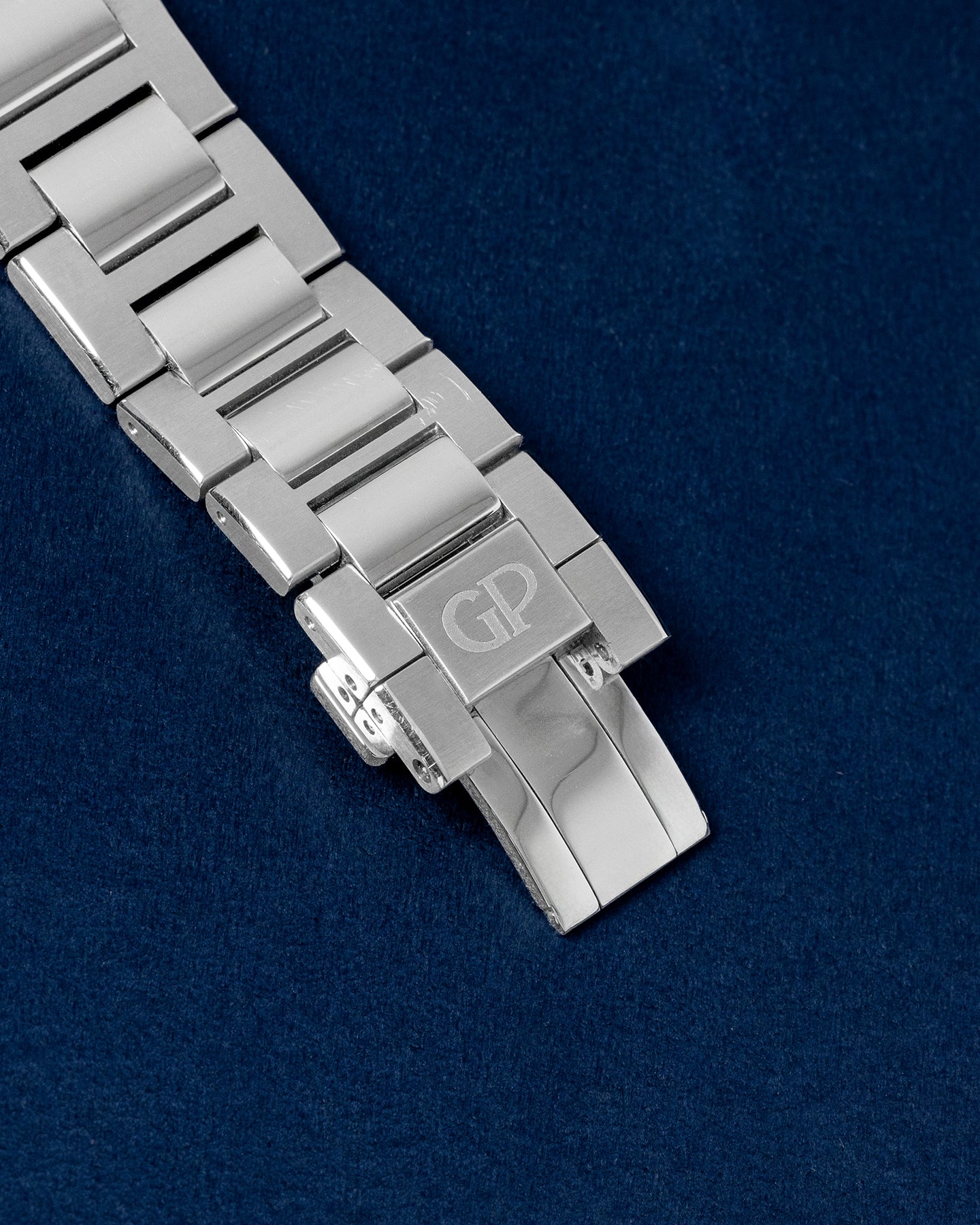 Laureato 81020-11-131-11A 2022 Girard Perregaux Watch | Grand Caliber Dallas