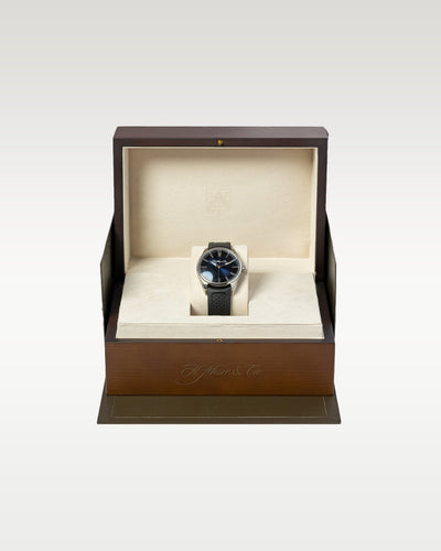H.Moser & Cie. Pioneer Centre Seconds 3200-1200