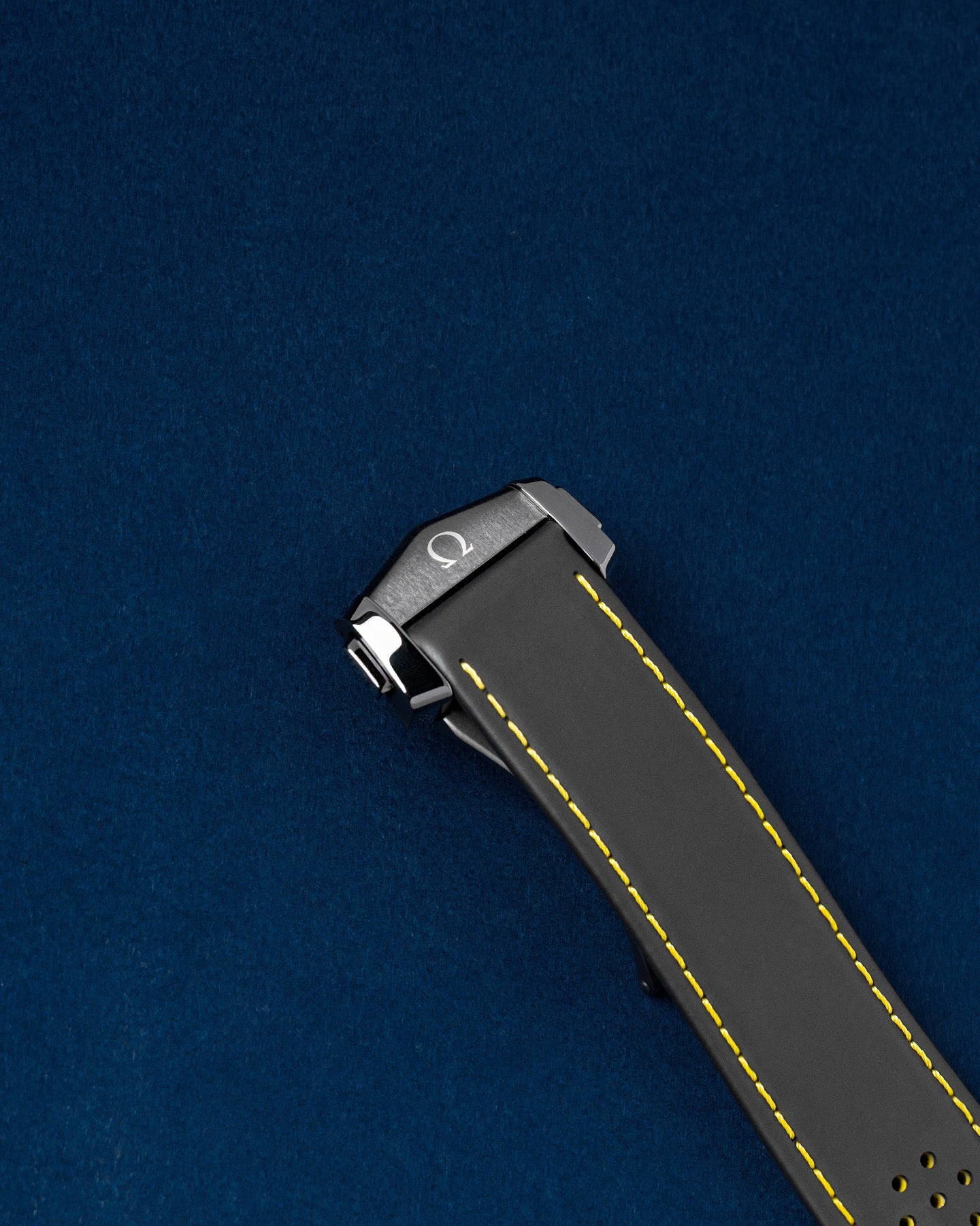 Omega Dark Side Of The Moon Apollo 8 Speedmaster 310.92.44.50.01.001