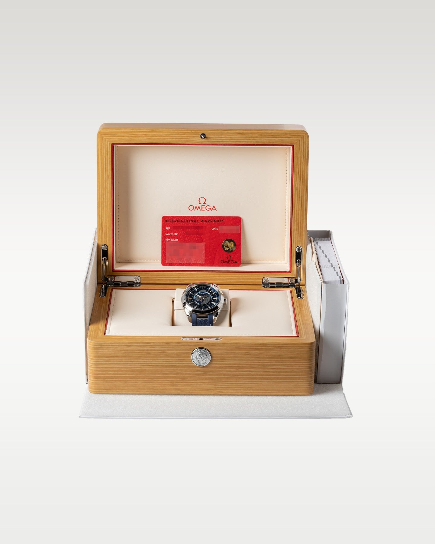 Omega Seamaster Aqua Terra 150m Master Chronometer GMT 220.12.43.22.03.001
