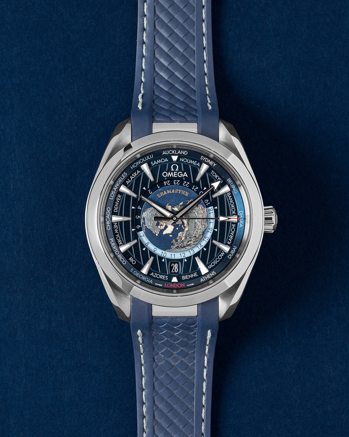 Omega Seamaster Aqua Terra Master Chronometer GMT 220.12.43.22.03.001