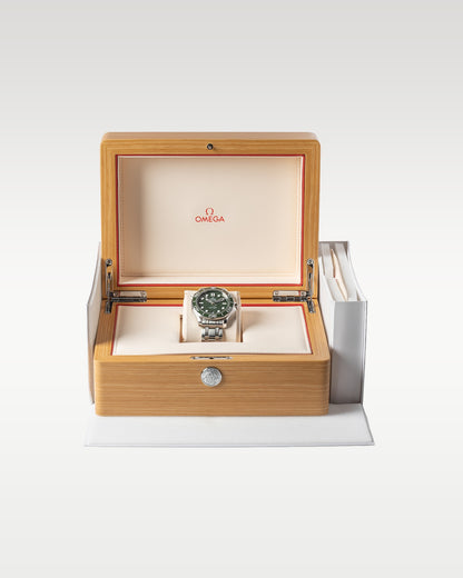 Green Omega Seamaster Diver 210.30.42.20.10.001 | Grand Caliber TX