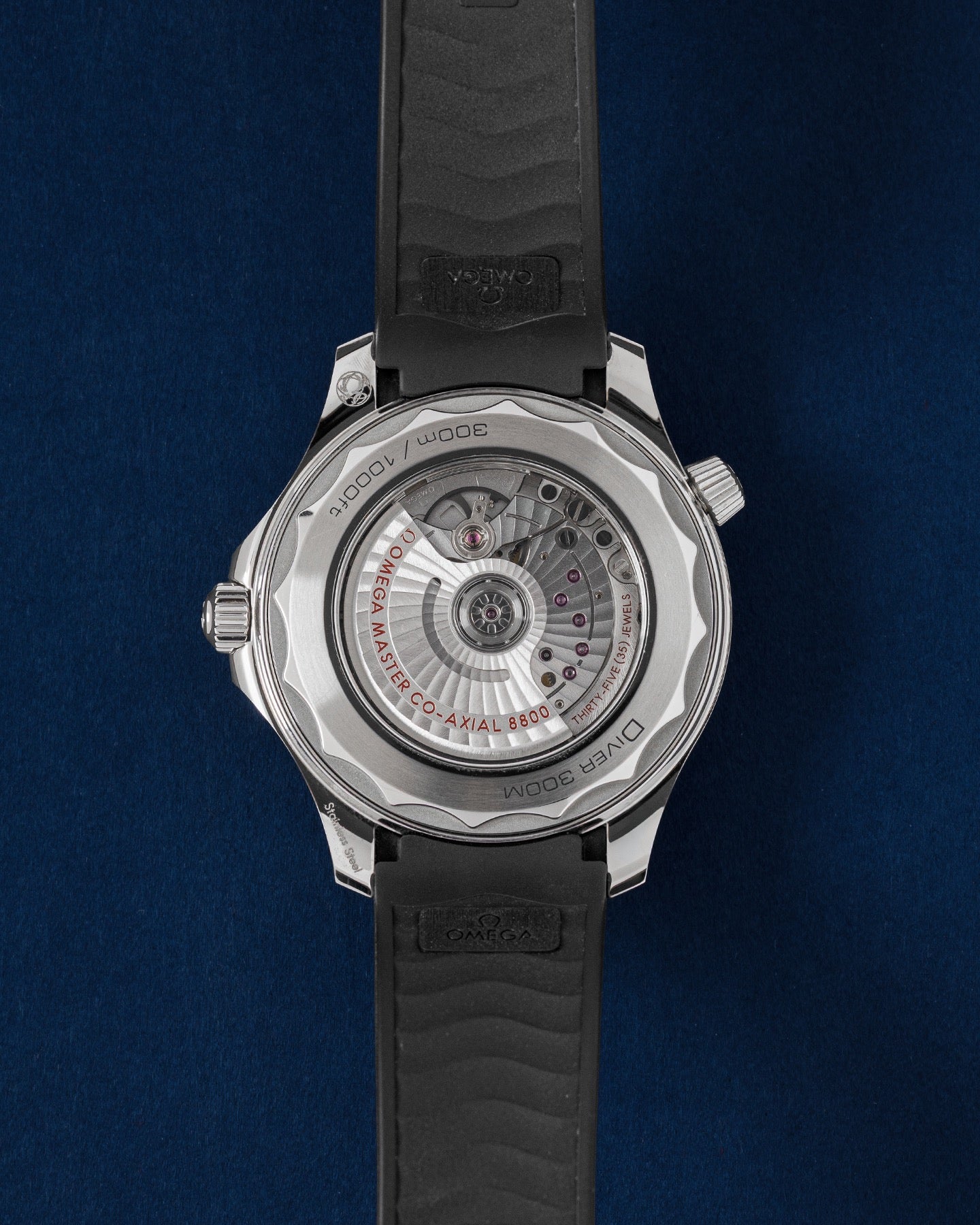Omega Seamaster Diver 300M 210.32.42.20.04.001, case back