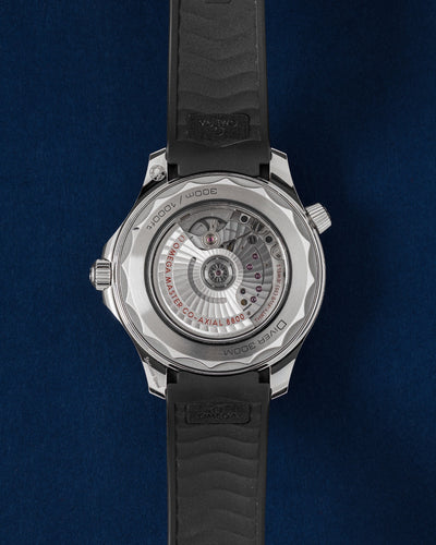Omega Seamaster Diver 300M 210.32.42.20.04.001, case back